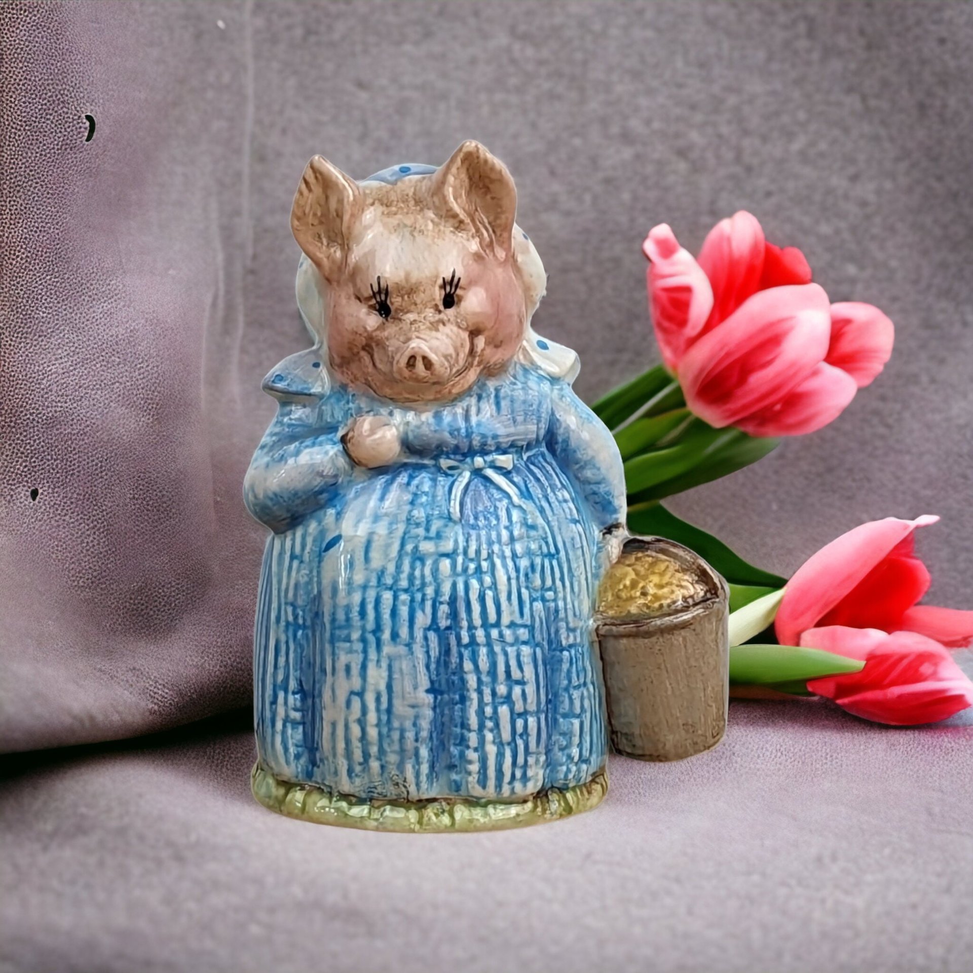 1970 Beatrix Potter "Aunt Pettitoes" Figurine
