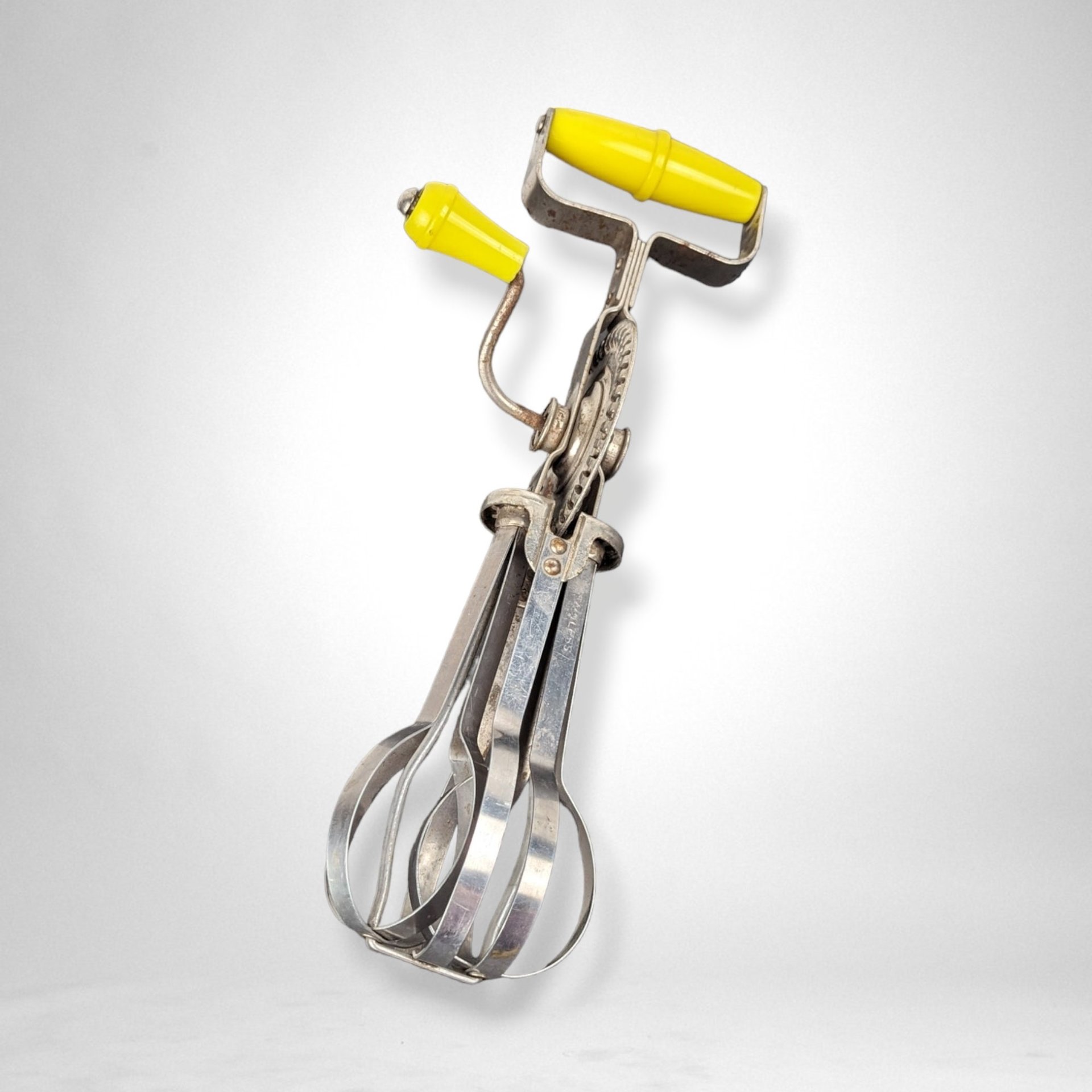 Vintage Blue Whirl Hand Mixer/Egg Beater