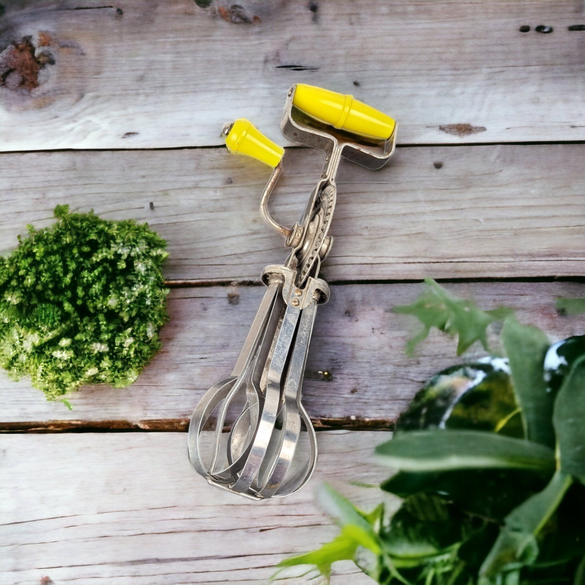 Vintage Blue Whirl Hand Mixer/Egg Beater
