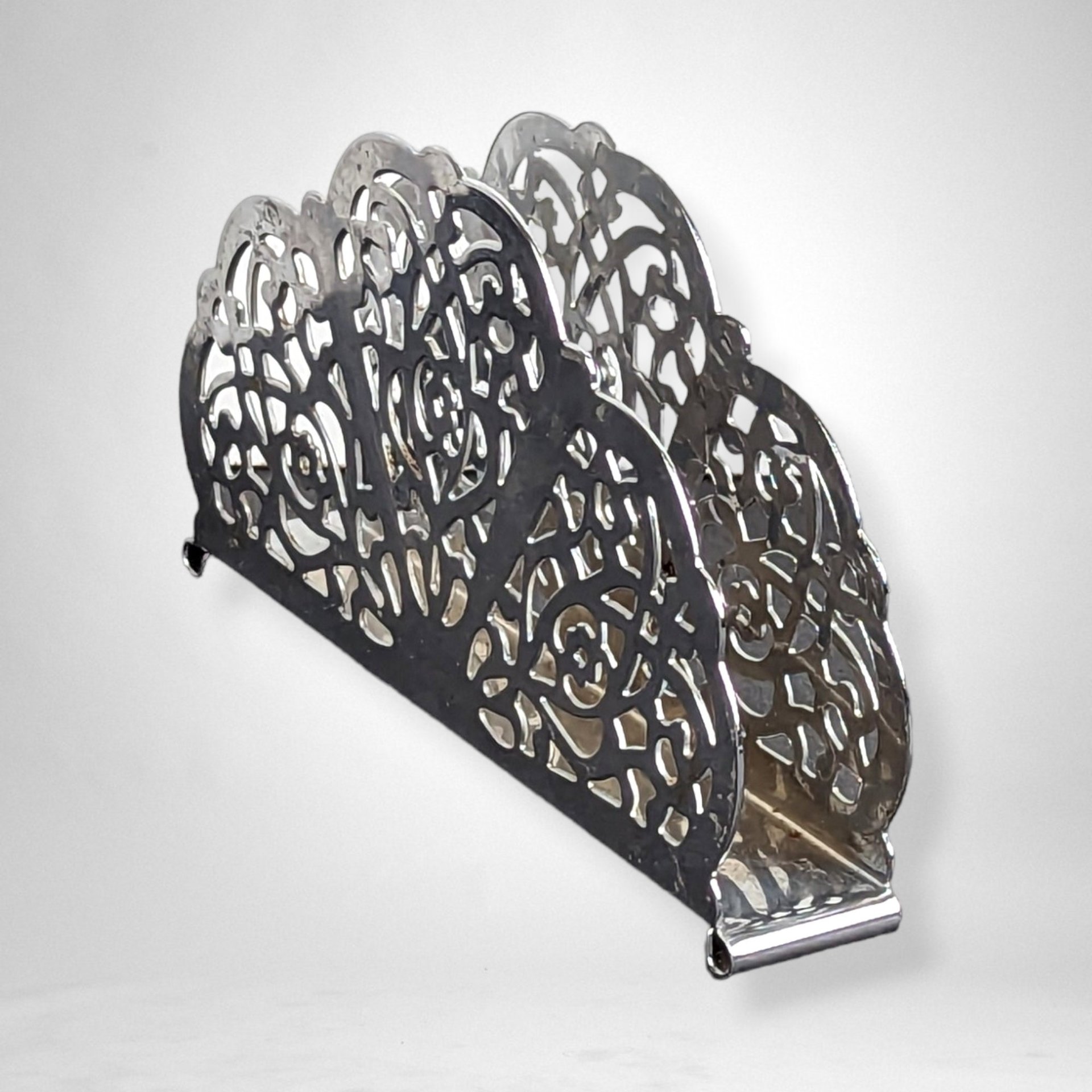 Irvin Ware Silver-Colored Metal Napkin Holder: Classic Tabletop Accessory