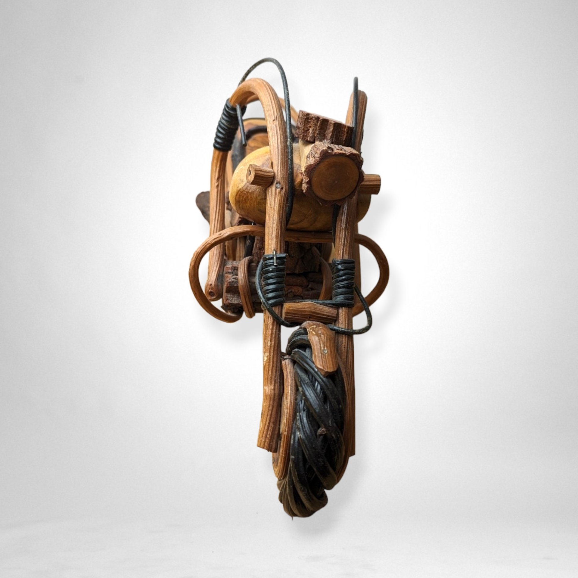 Retro Ride: Vintage Wooden Motorcycle - Handcrafted Nostalgia