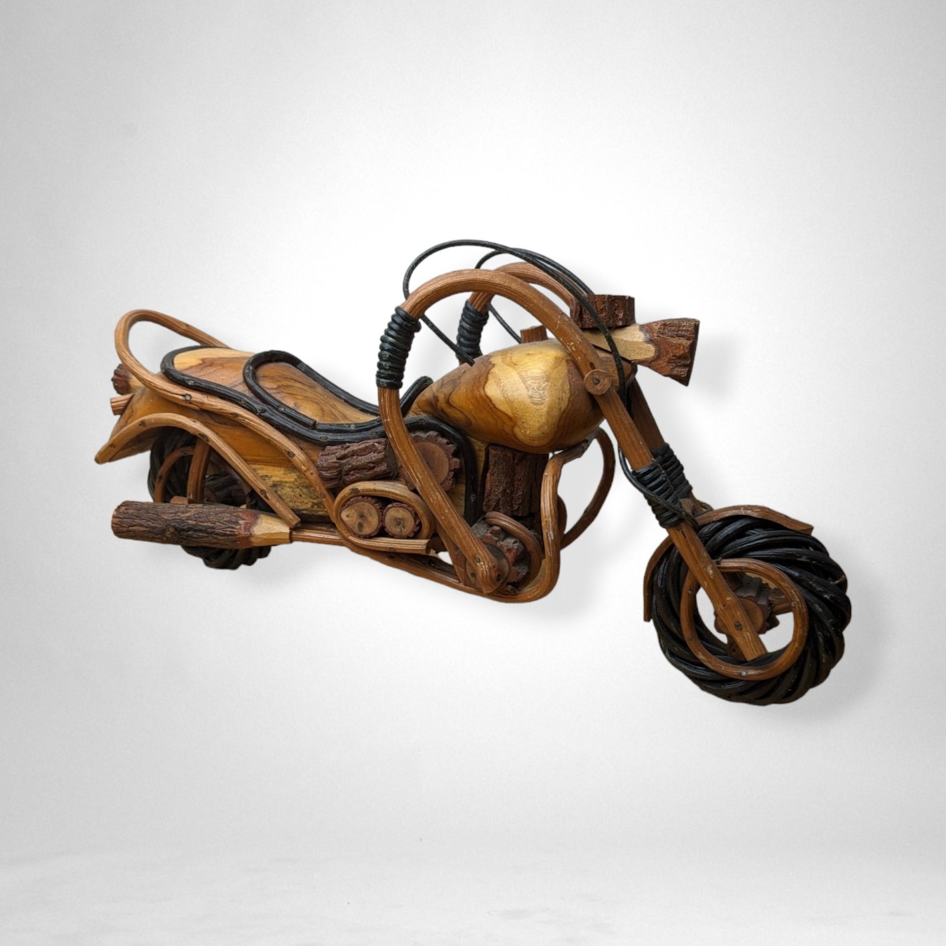 Retro Ride: Vintage Wooden Motorcycle - Handcrafted Nostalgia