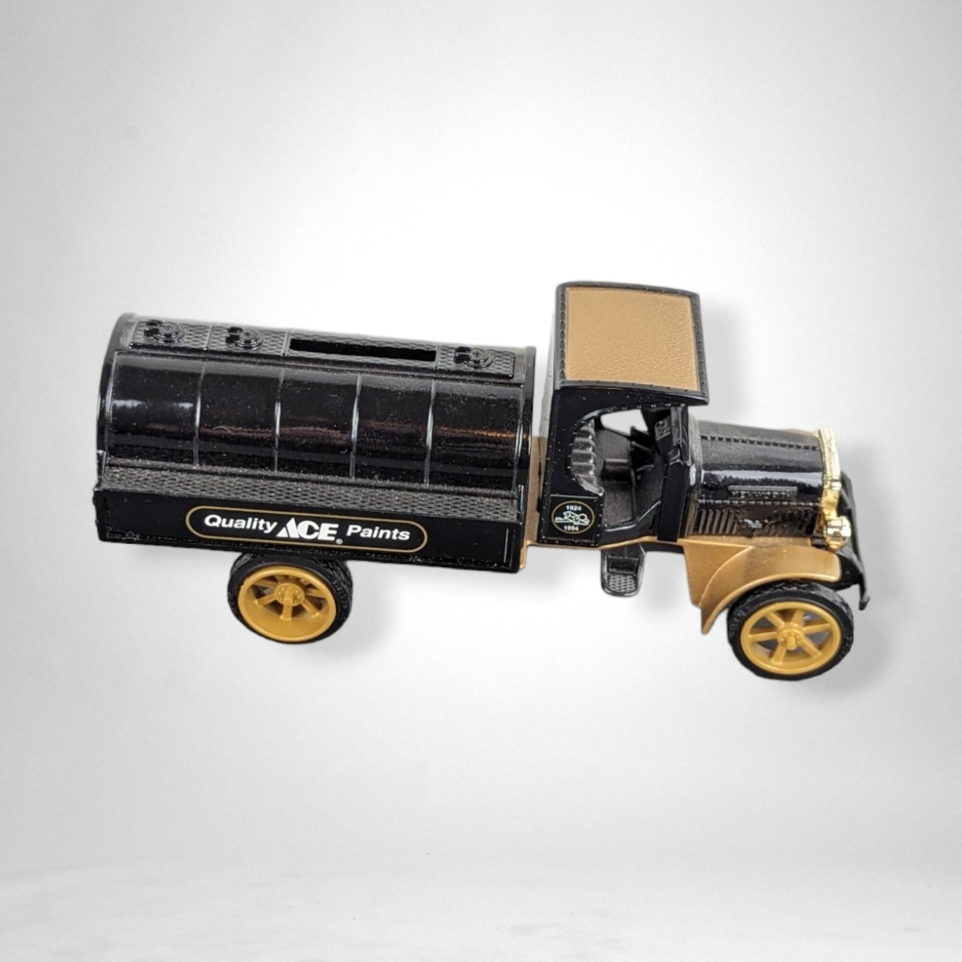 1994 ERTL Replica 1925 Tanker Quality Ace Paints Die Cast Bank - Vintage Collectible