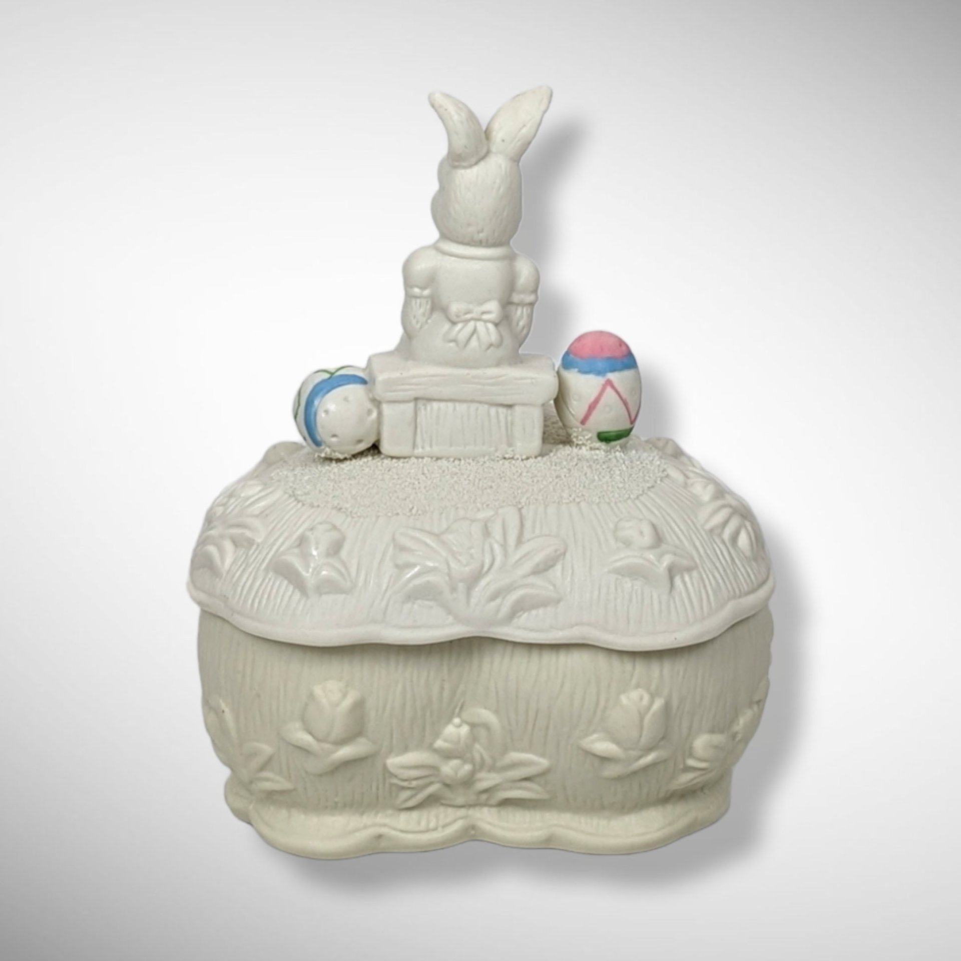 Vintage Ceramic Heart-Shaped Candy Dish with Rabbit Lid