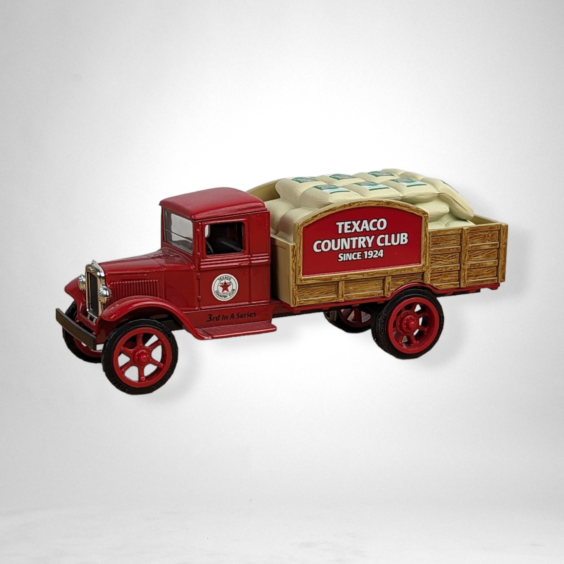 2001 ERTL Texaco Country Club Replica 1931 Hawkeye Truck Metal Bank 