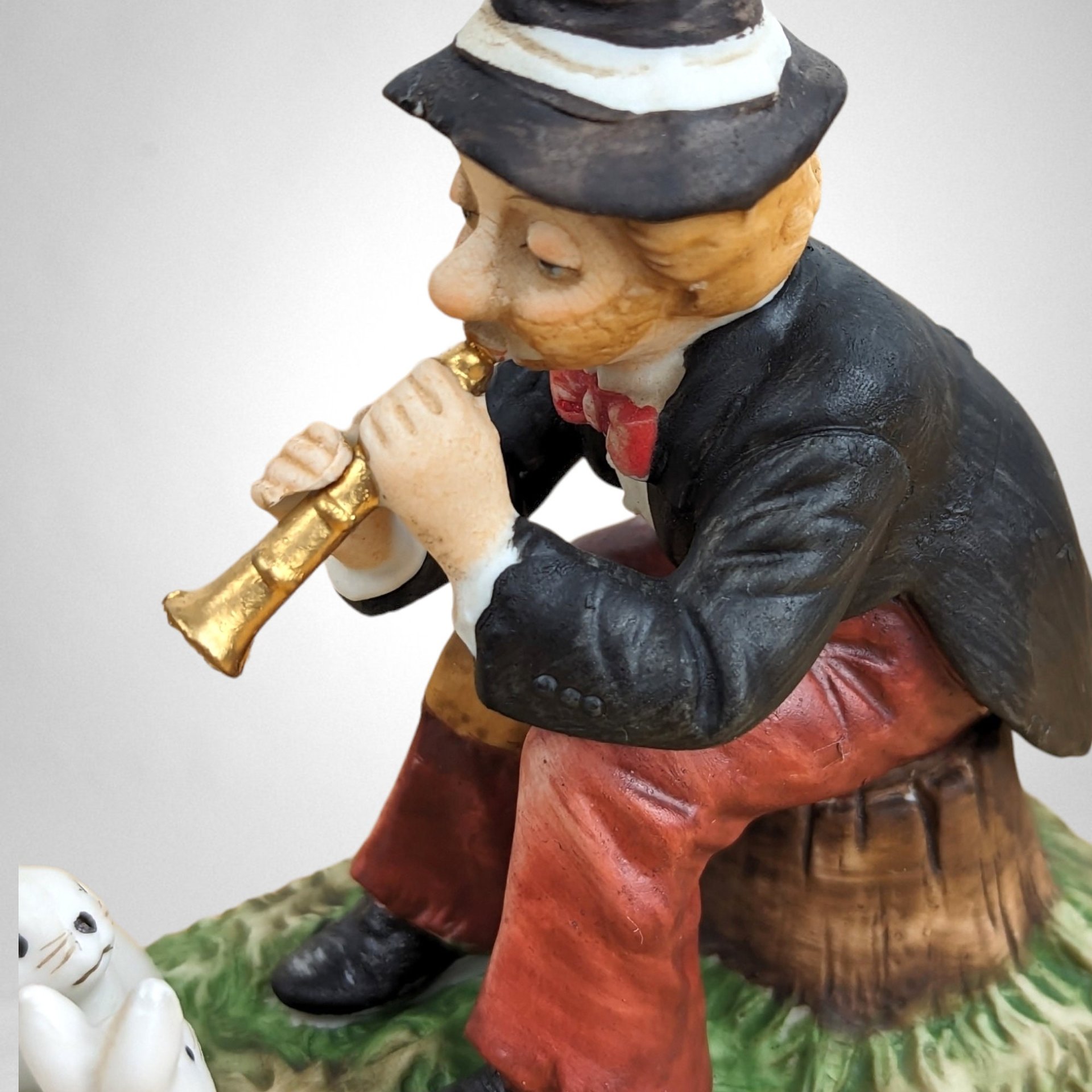 Whimsical Harmony: 1993 Melody in Motion 'Charmed Bunnies' Figurine