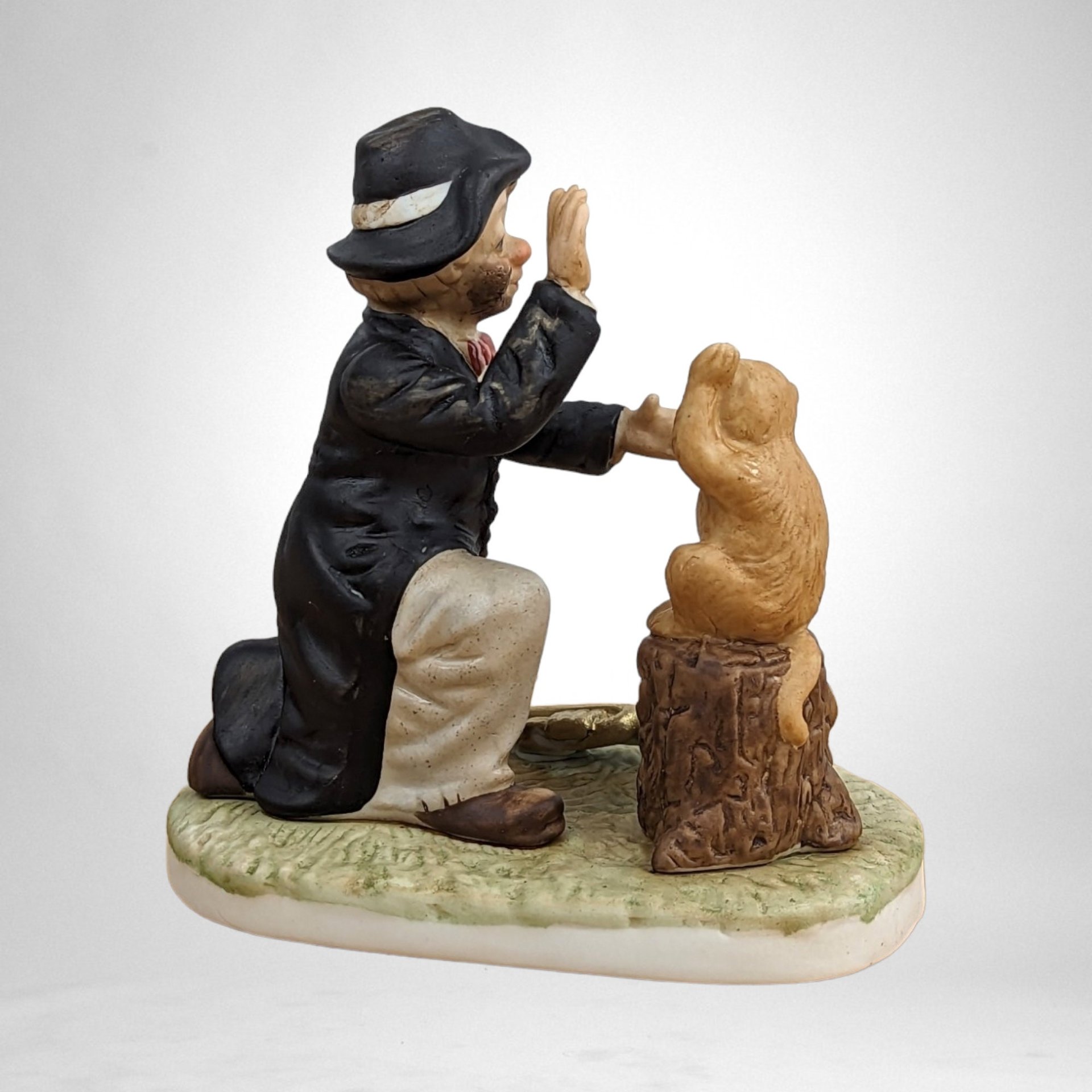 1997 Melody in Motion 'Willie Sez' Hobo Clown Figurine - Collectible Decorative Sculpture