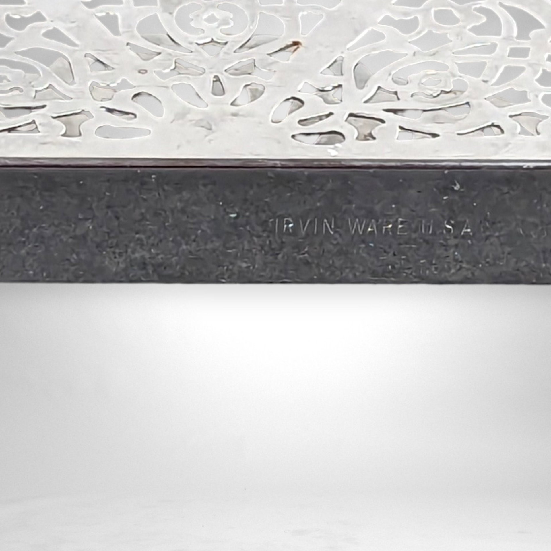 Irvin Ware Silver-Colored Metal Napkin Holder: Classic Tabletop Accessory