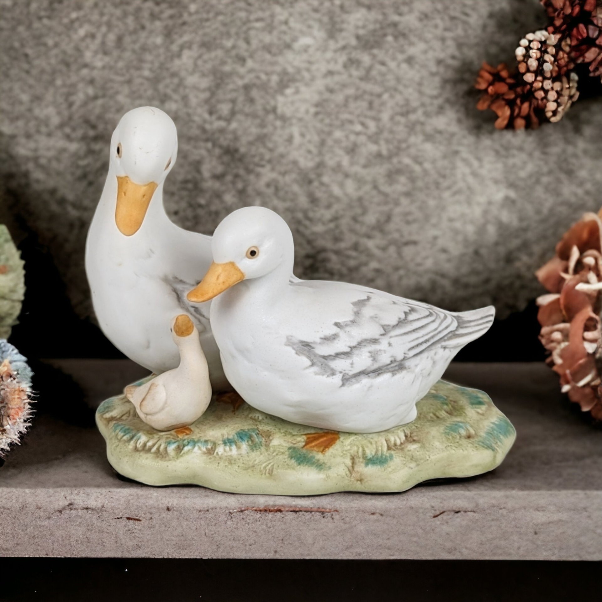 Homco Duck Family Figurine 1425 – Quaint Home Decor Delight