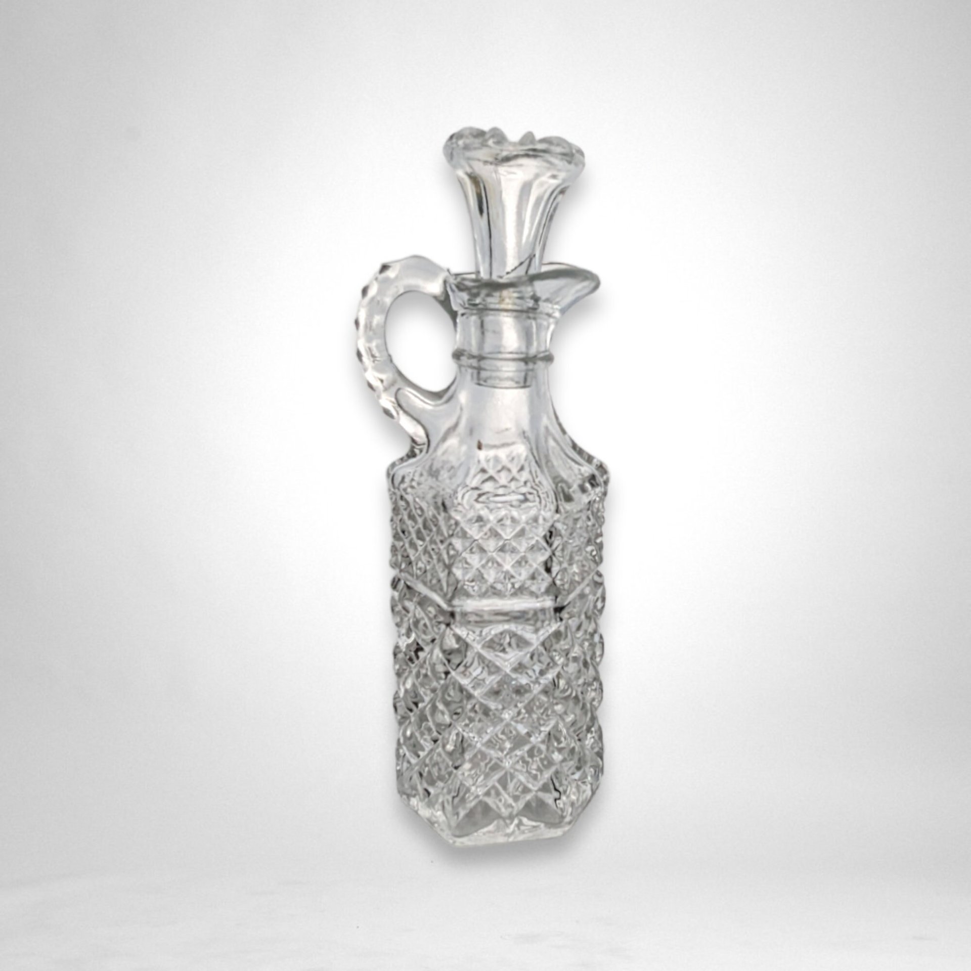 Anchor Hocking Wexford Cruet with Stopper – Classic Elegance for Your Table