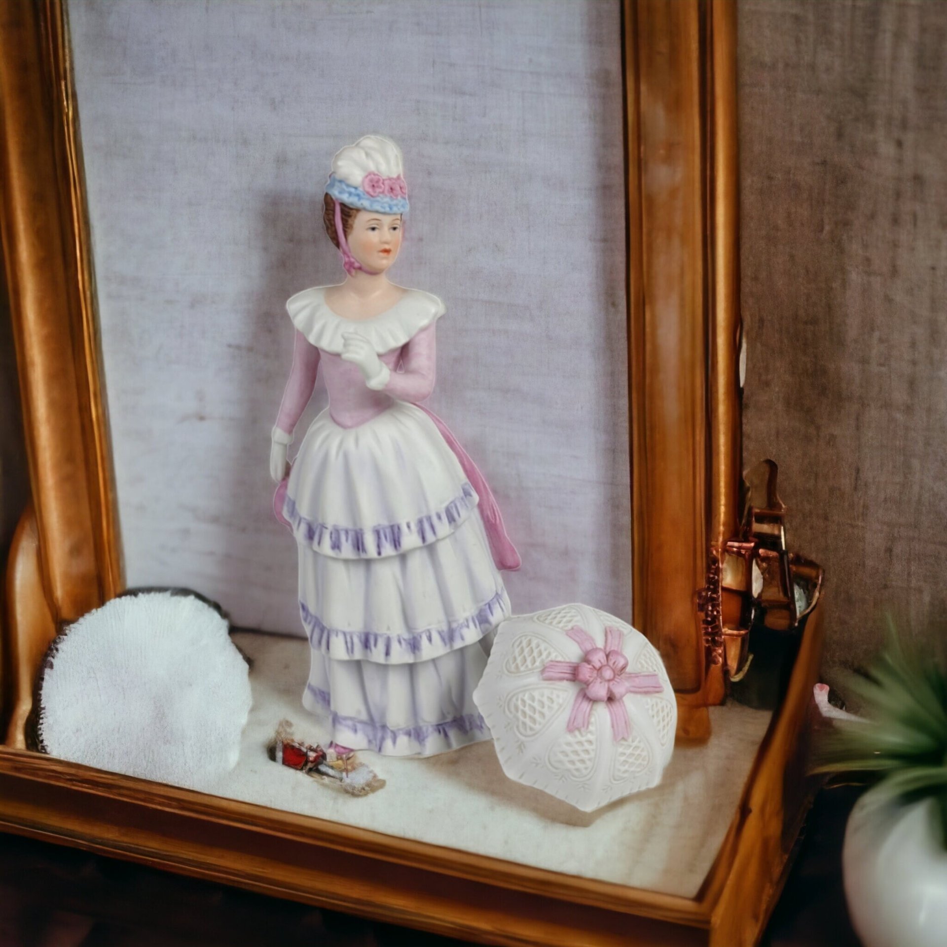 Vintage Homco Victorian Lady Figurine 1431 – Elegant Collectible Home Decor
