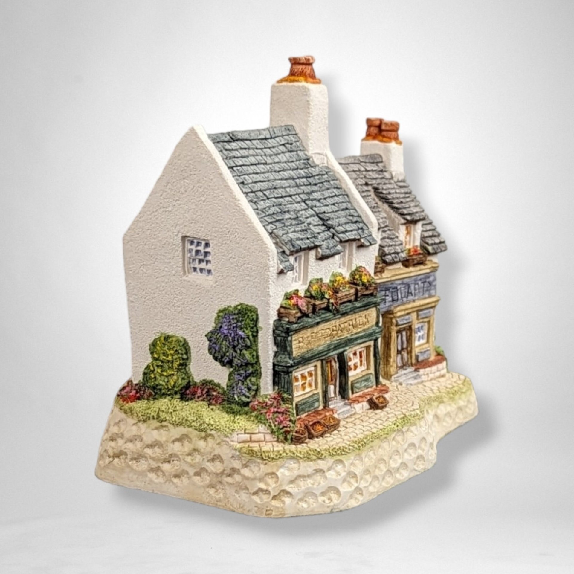 1991 David Winter The Irish Collection Fogarty's Cottage: Charming Collectible Piece