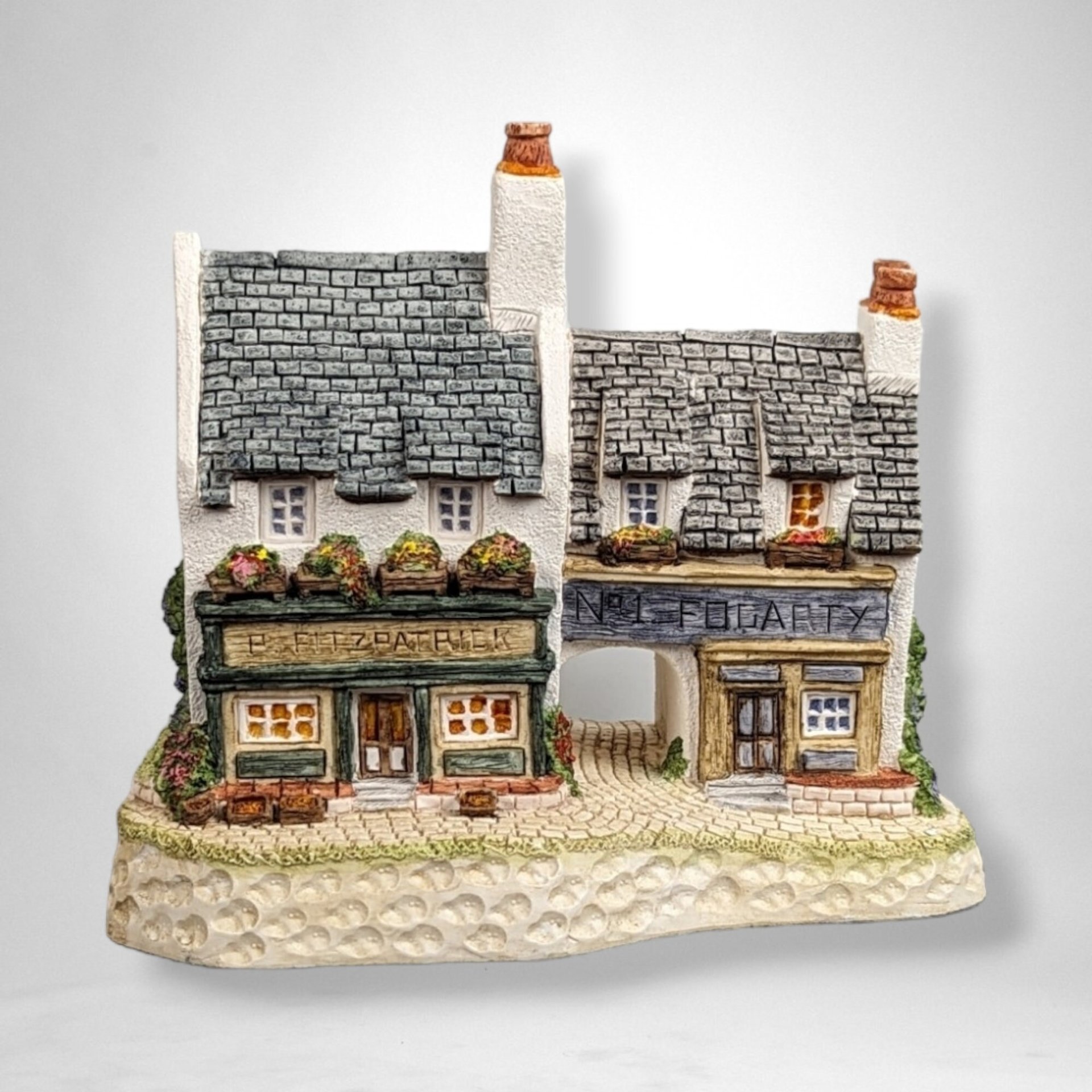 1991 David Winter The Irish Collection Fogarty's Cottage: Charming Collectible Piece