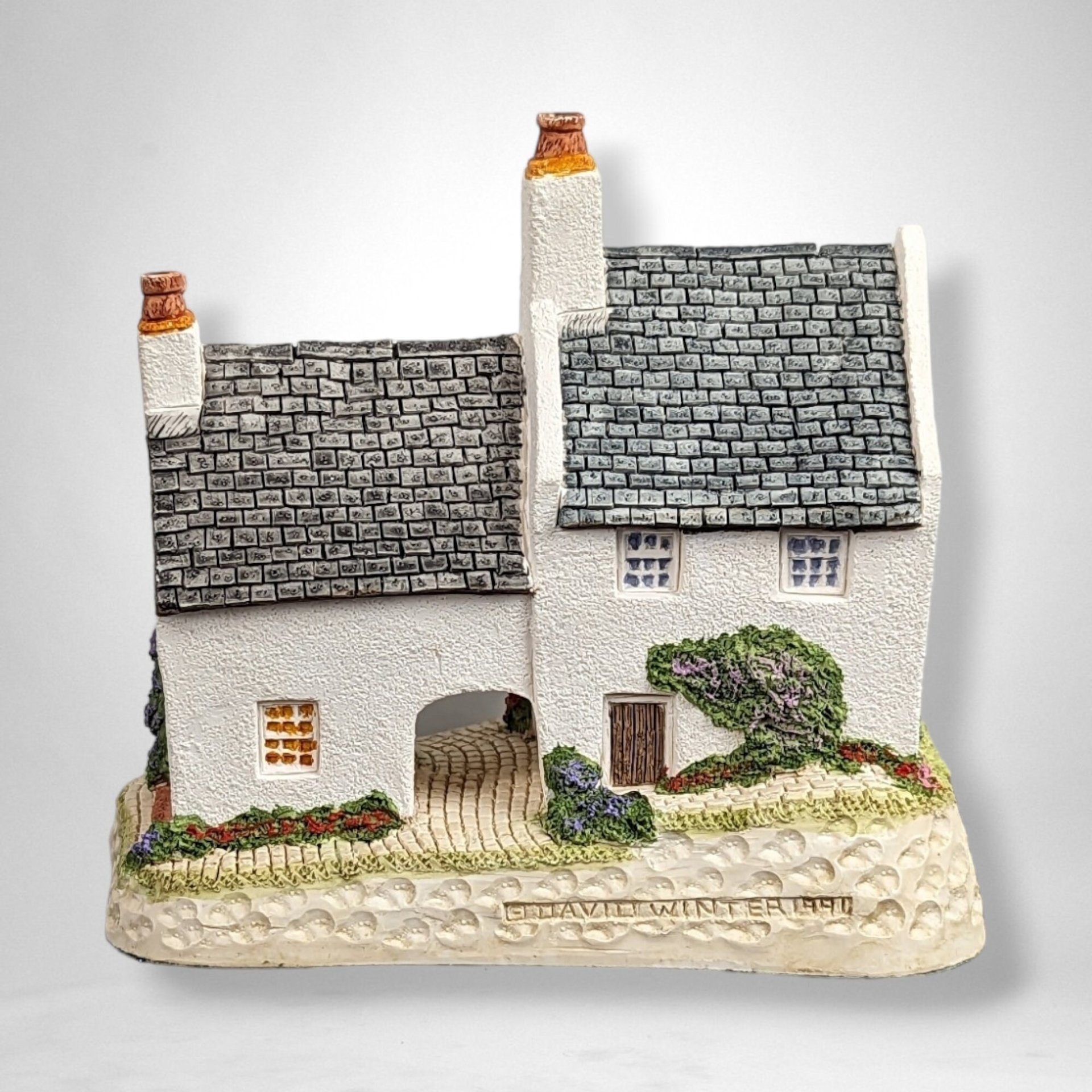 1991 David Winter The Irish Collection Fogarty's Cottage: Charming Collectible Piece