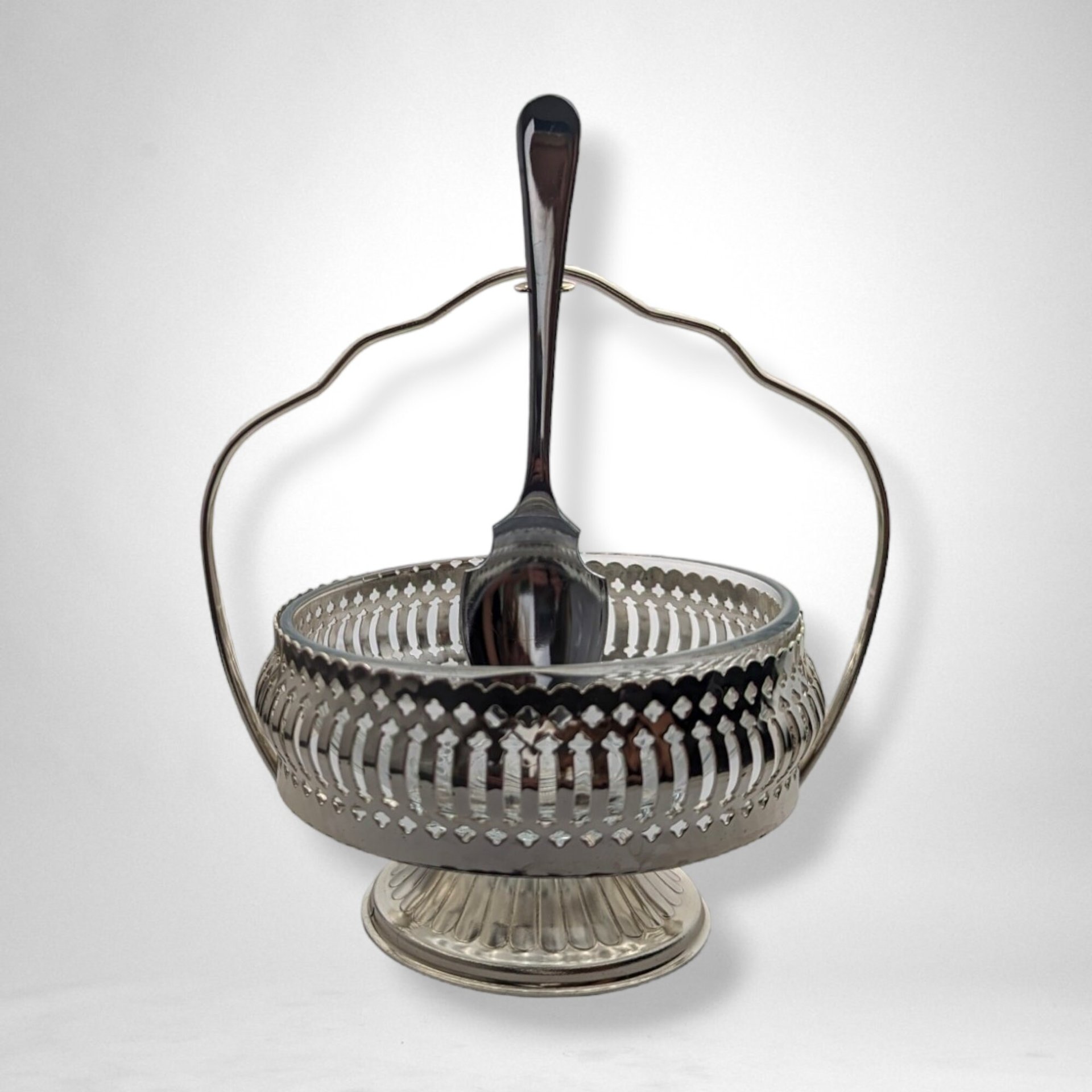 The Windsor Range Mayfair Jam Dish with Spoon: Elegant Tableware for a Touch of Sophistication