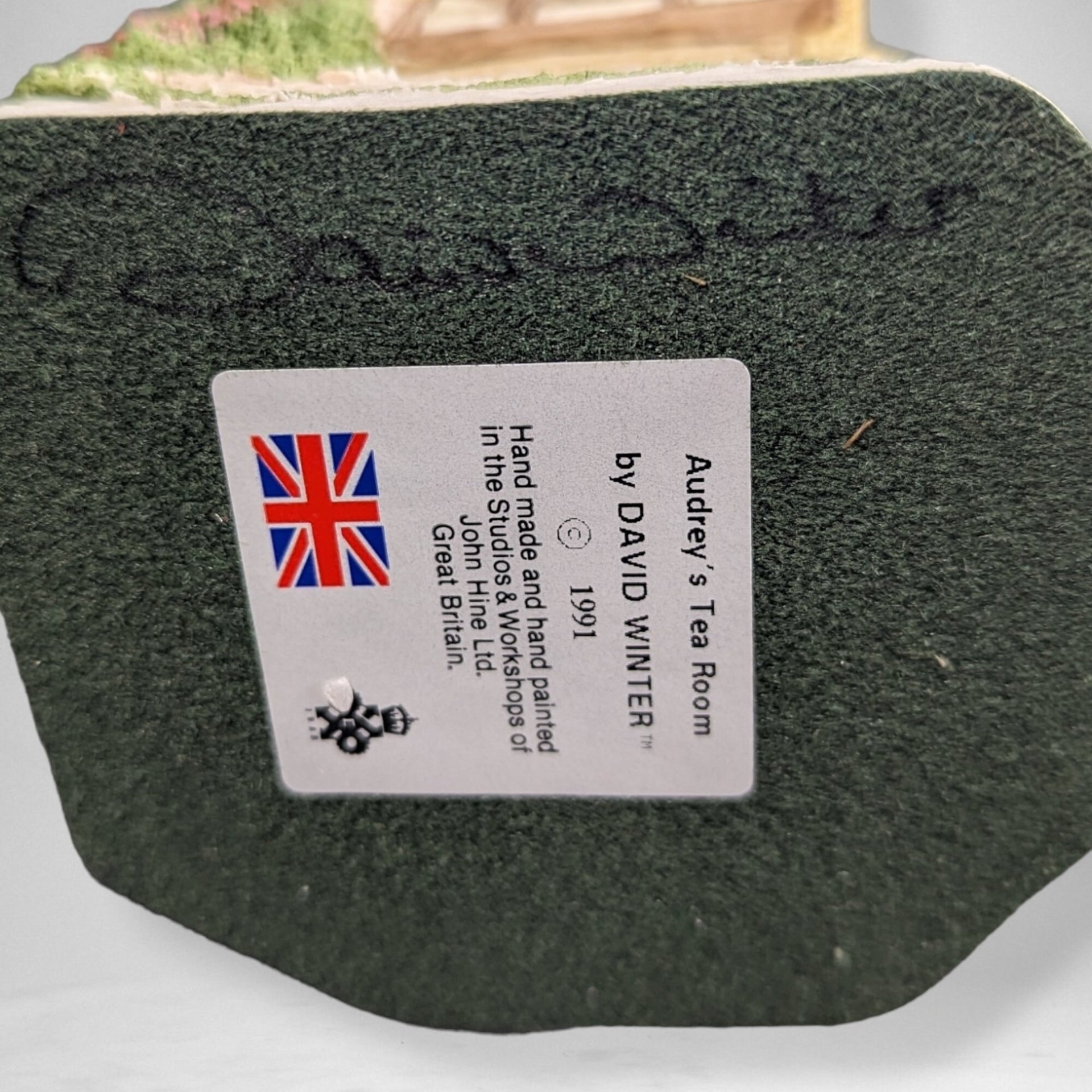 Signed 1991 David Winter Audrey's Tea Room Cottage House Collectible