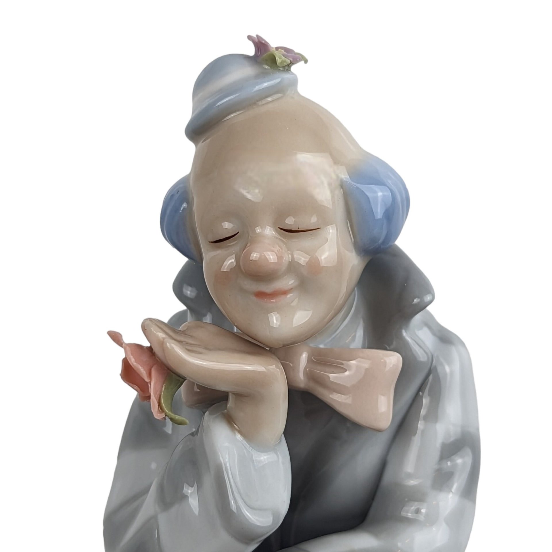 2002 Design Daydreaming Clown Porcelain Figurine: Collectible Whimsy