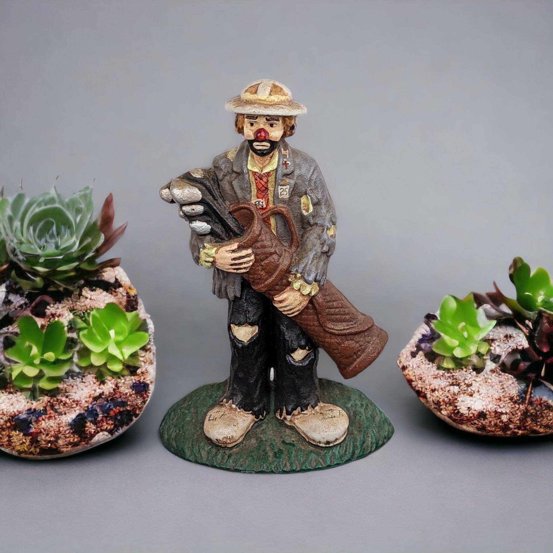 Emmett Kelly Jr. Golf Clown Heavy Metal Door Stop: Vintage Circus-inspired Decor Piece