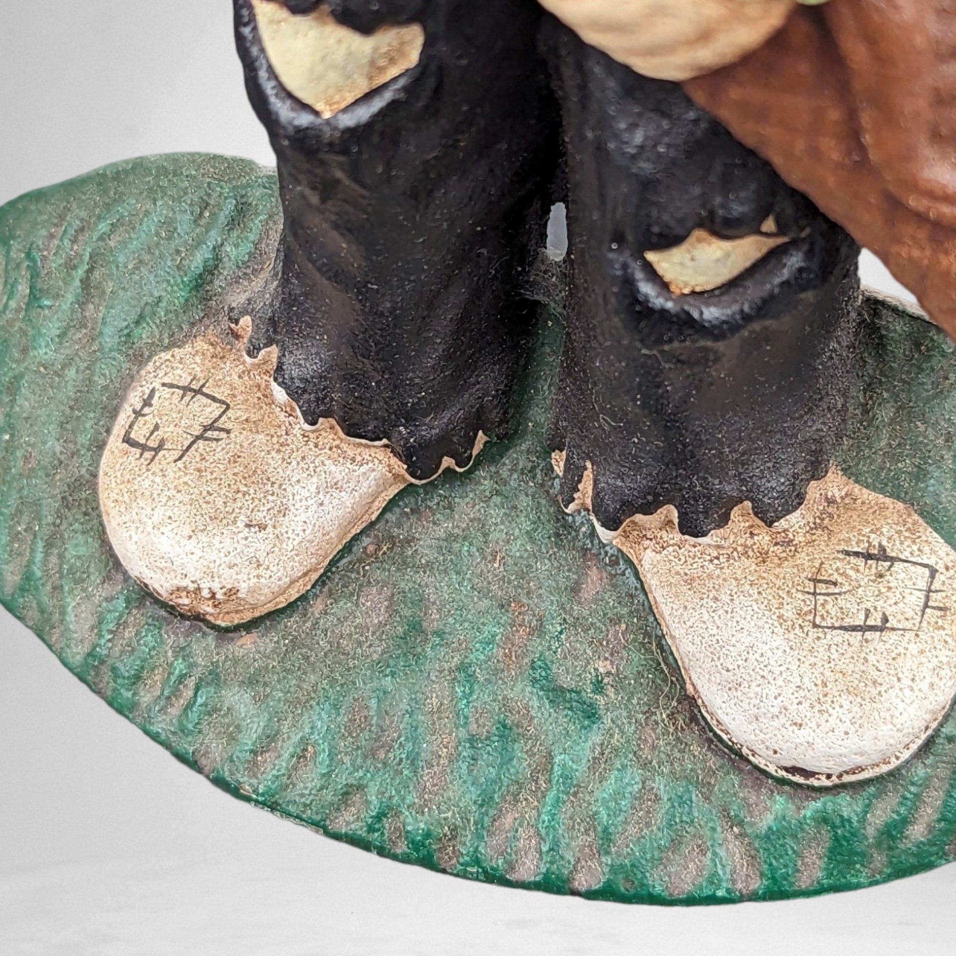 Emmett Kelly Jr. Golf Clown Heavy Metal Door Stop: Vintage Circus-inspired Decor Piece