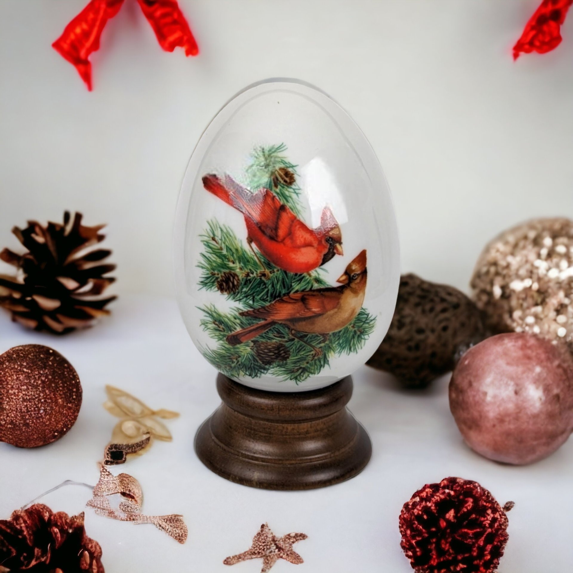 Avon Winter Sparkles Egg with Bold Beauty - Holiday Glamour Accent