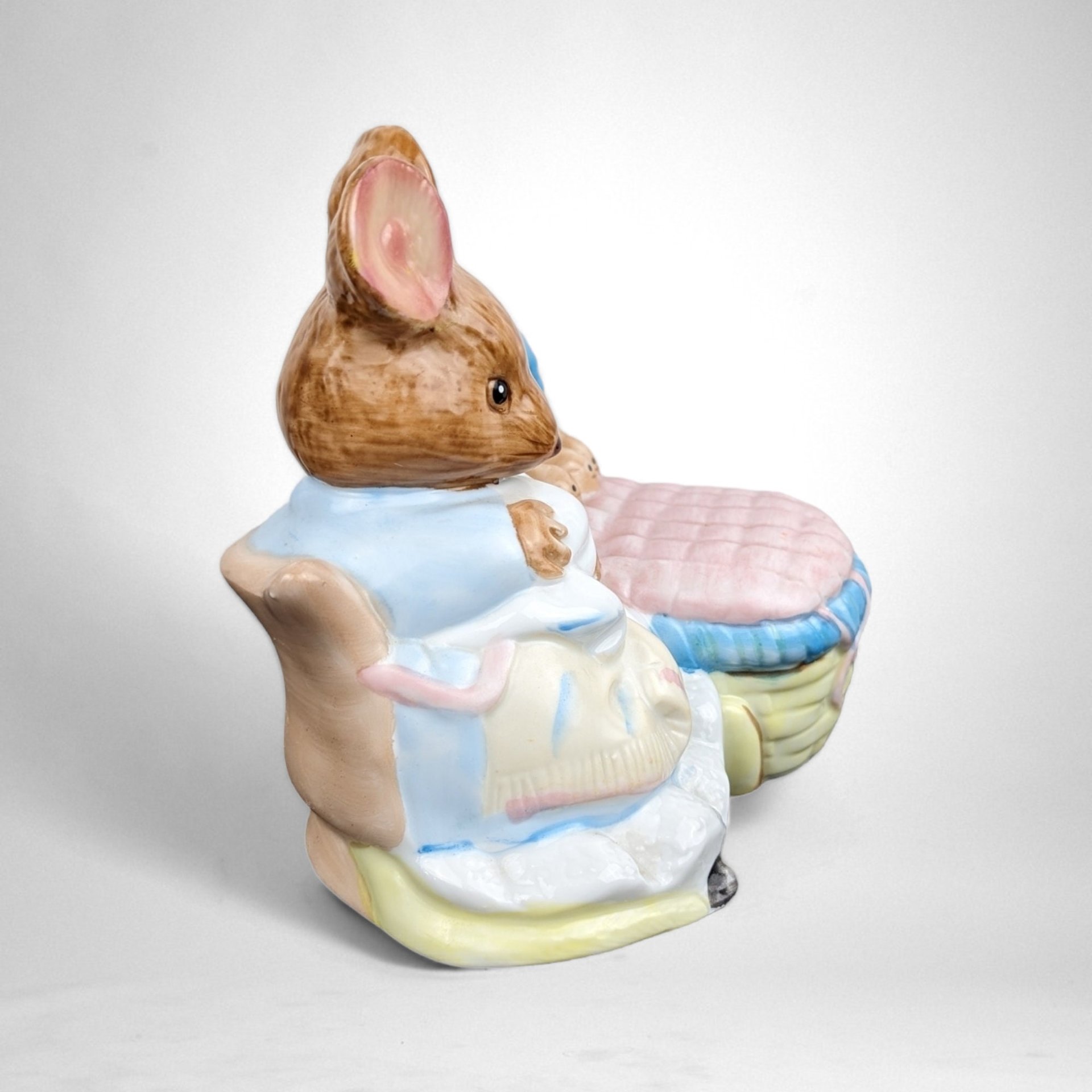 1989 Schmid F. Warne Beatrix Potter Mom and Babies Mouse Nightlight: Vintage Collectible Delight