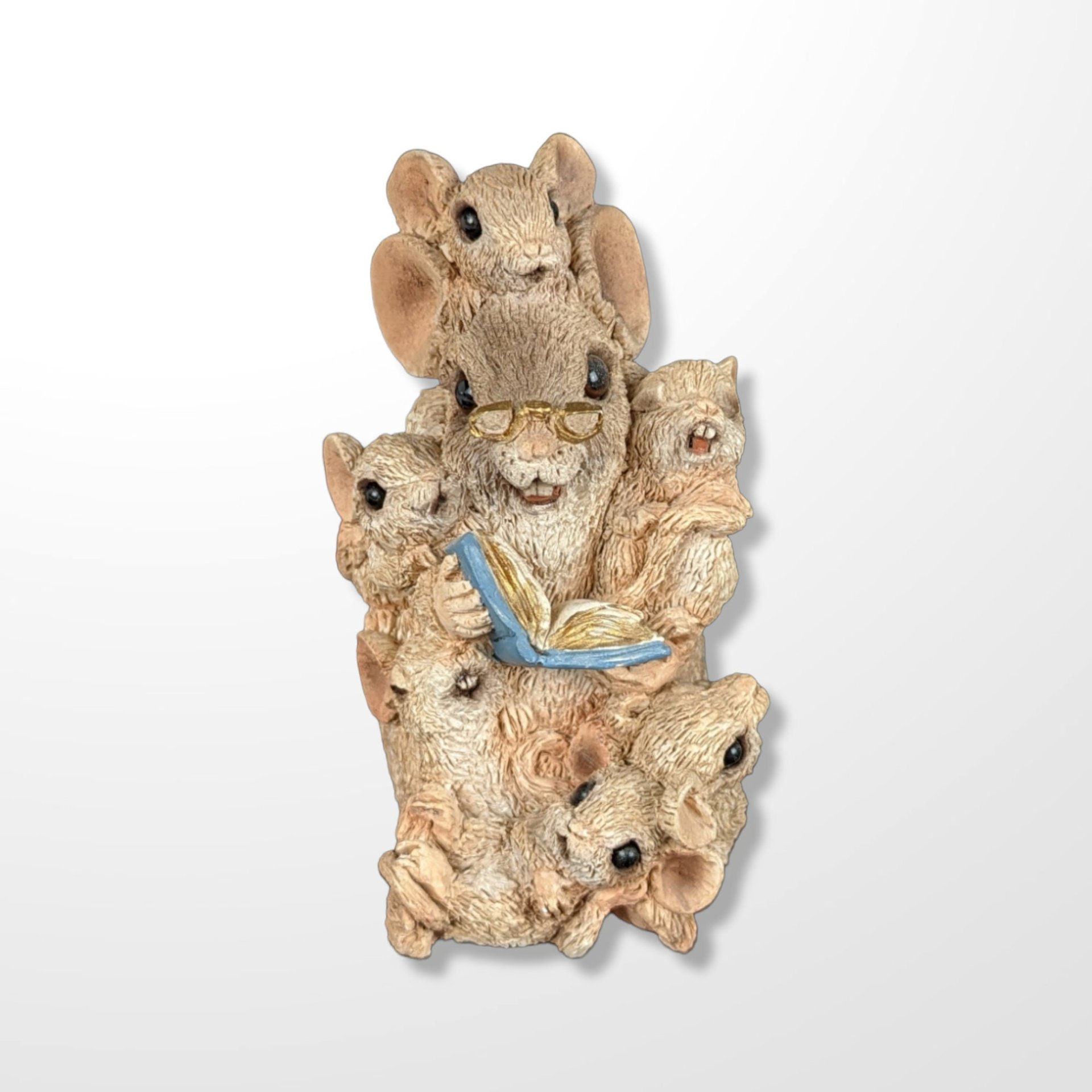 Vintage Stone Critters Storyteller Mouse Figurine #SC-860: Whimsical Collectible