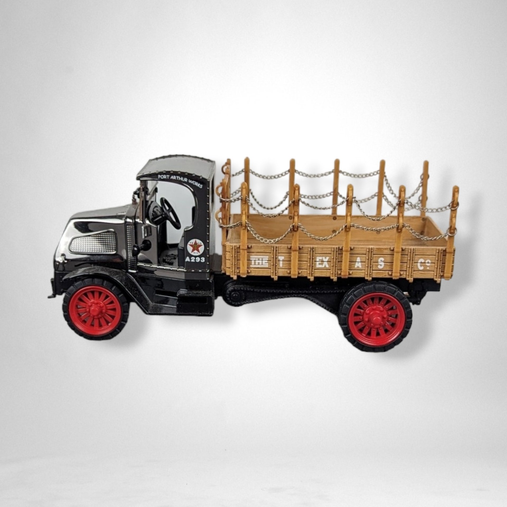 ERTL 1918 MACK AC Bulldog Texaco Truck