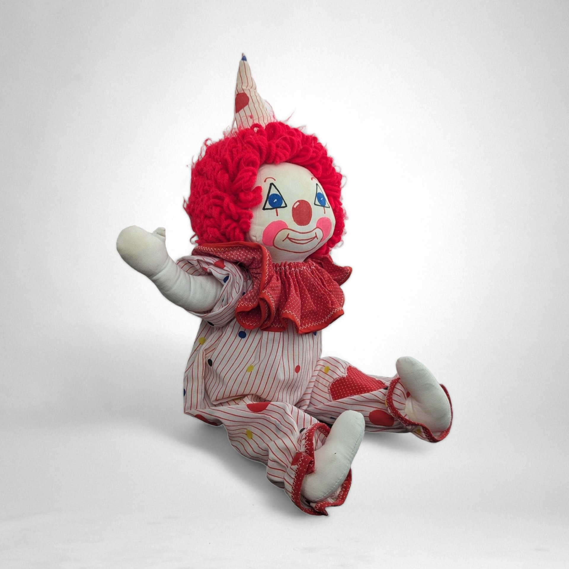 Vintage Plush Clown Doll: Nostalgic Collectible