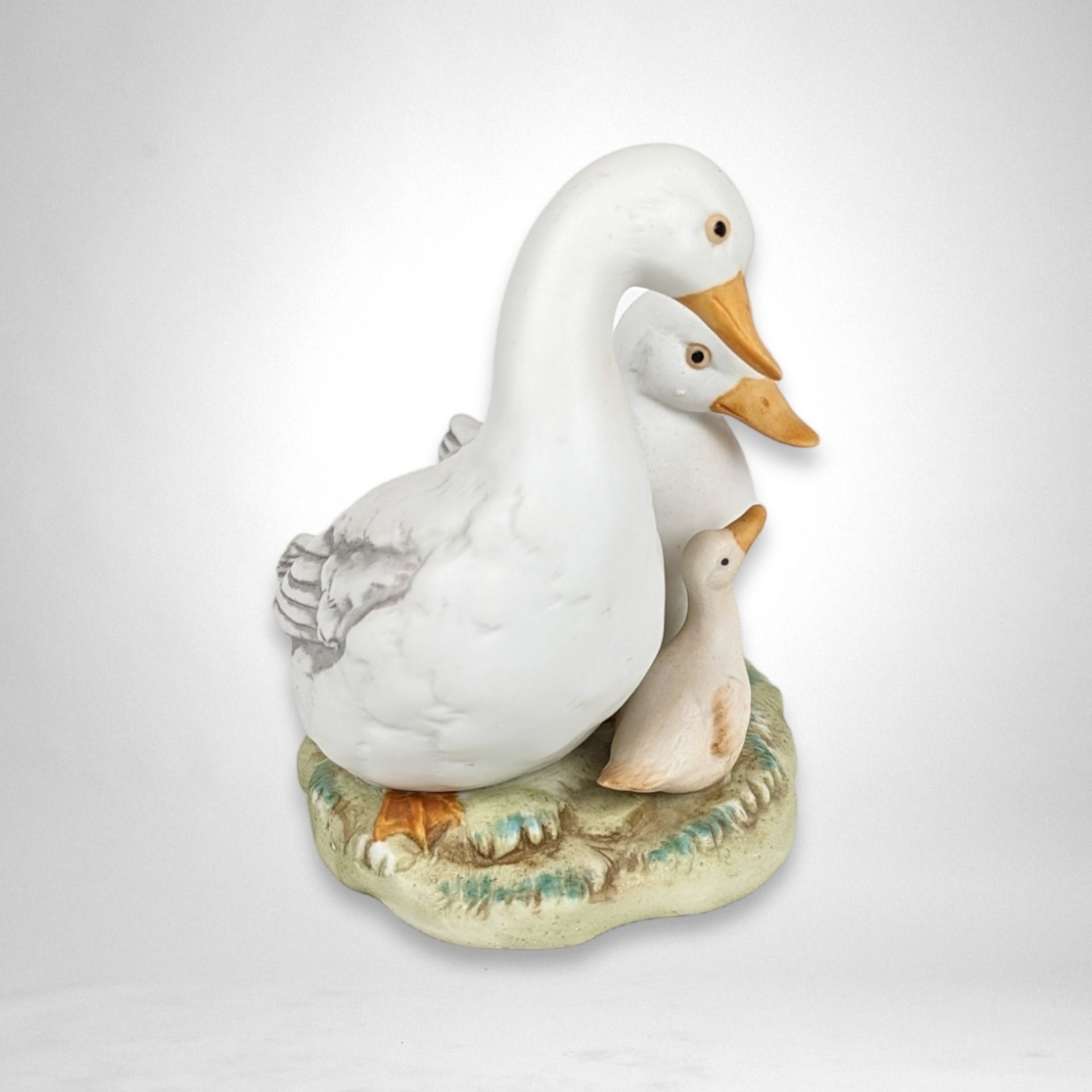 Homco Duck Family Figurine 1425 – Quaint Home Decor Delight