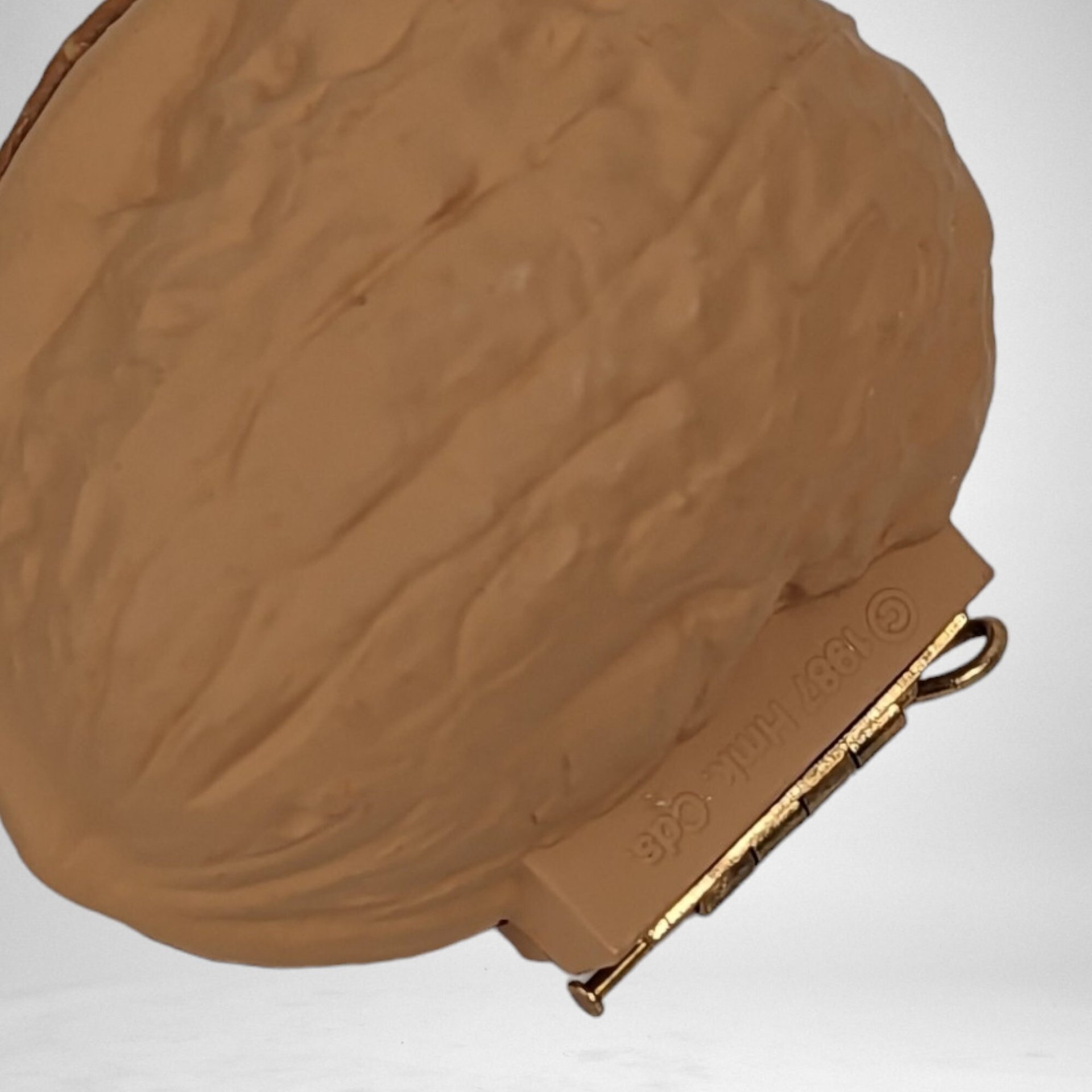 1987 Hallmark 'Old Fashioned In a Nutshell' Christmas Ornament