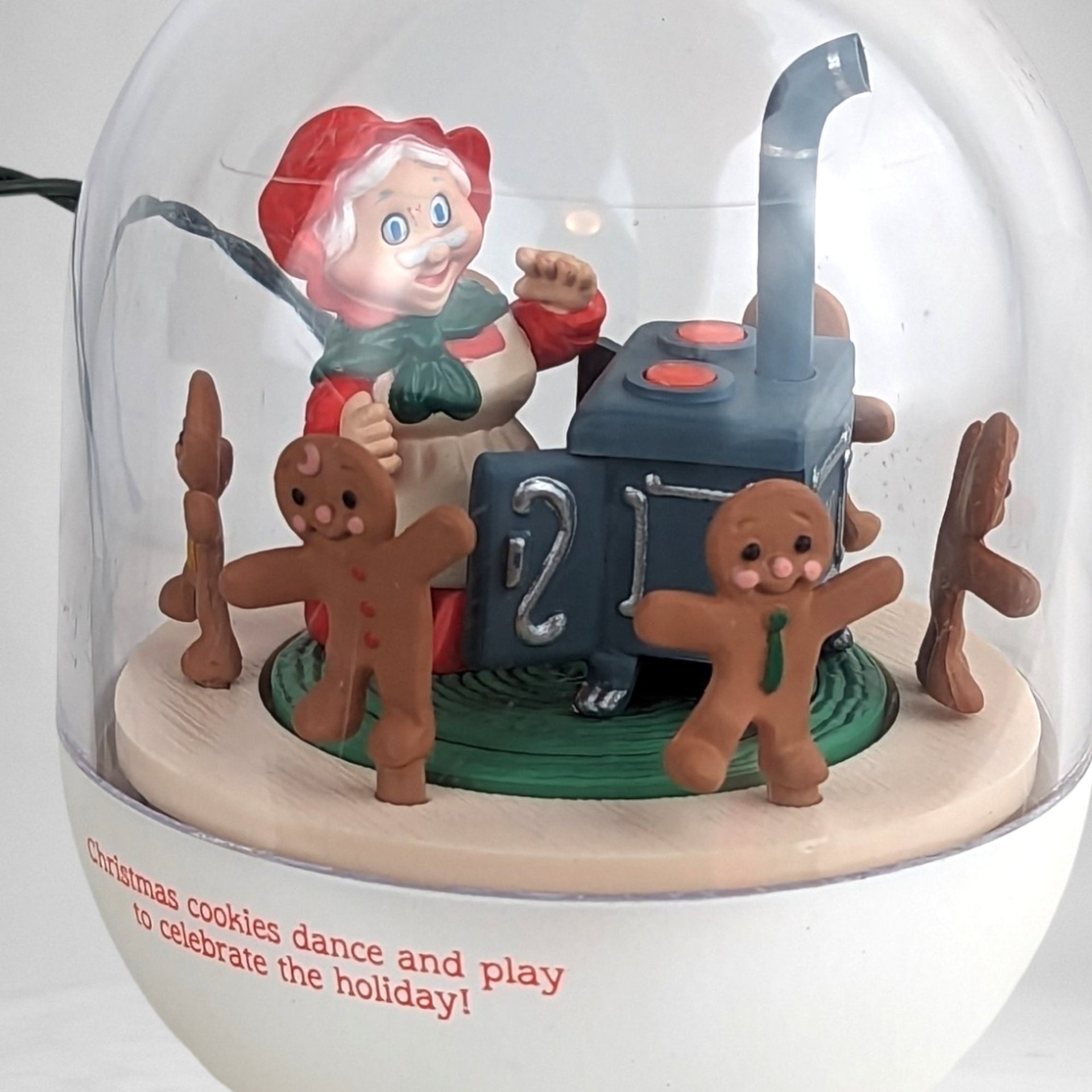 Charming 1989 Hallmark Mrs. Santa's Kitchen Light and Motion Keepsake Ornament