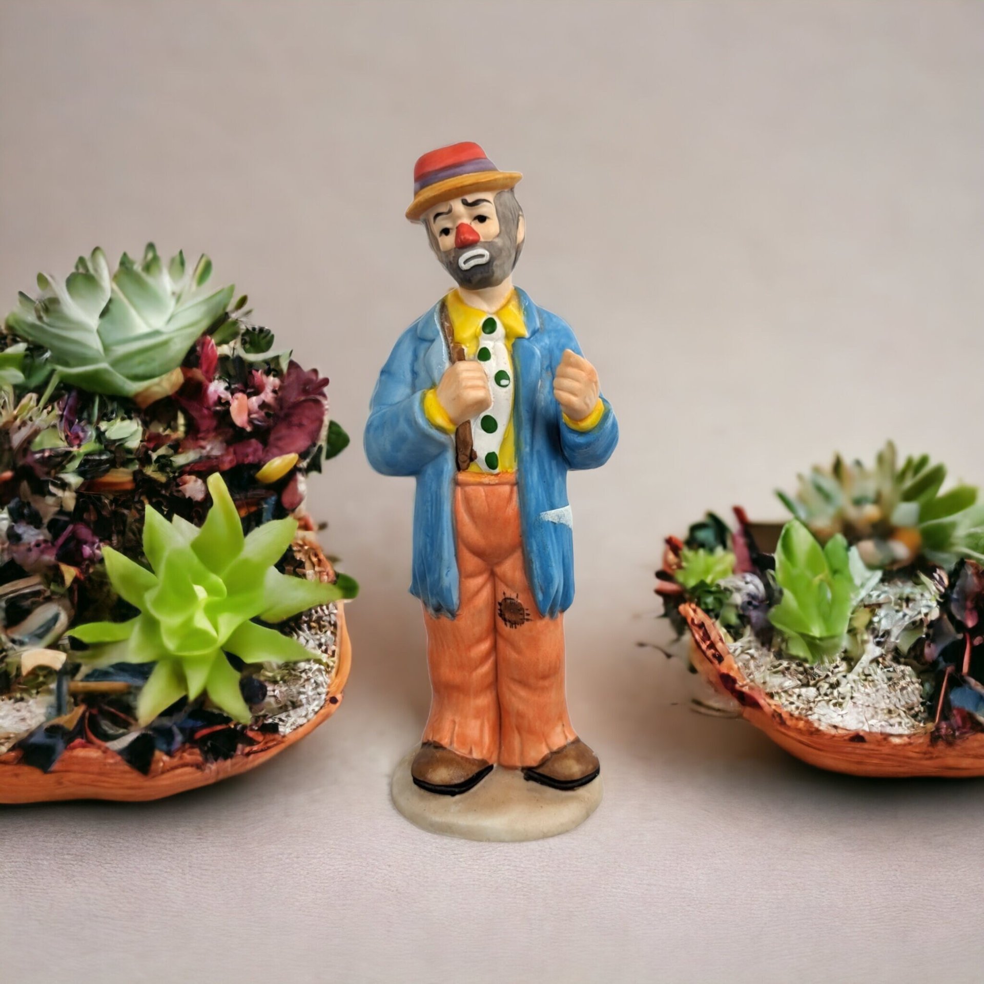 Vintage Emmett Kelly Jr. Hobo Ceramic Clown Figurine: Classic Circus Collectible