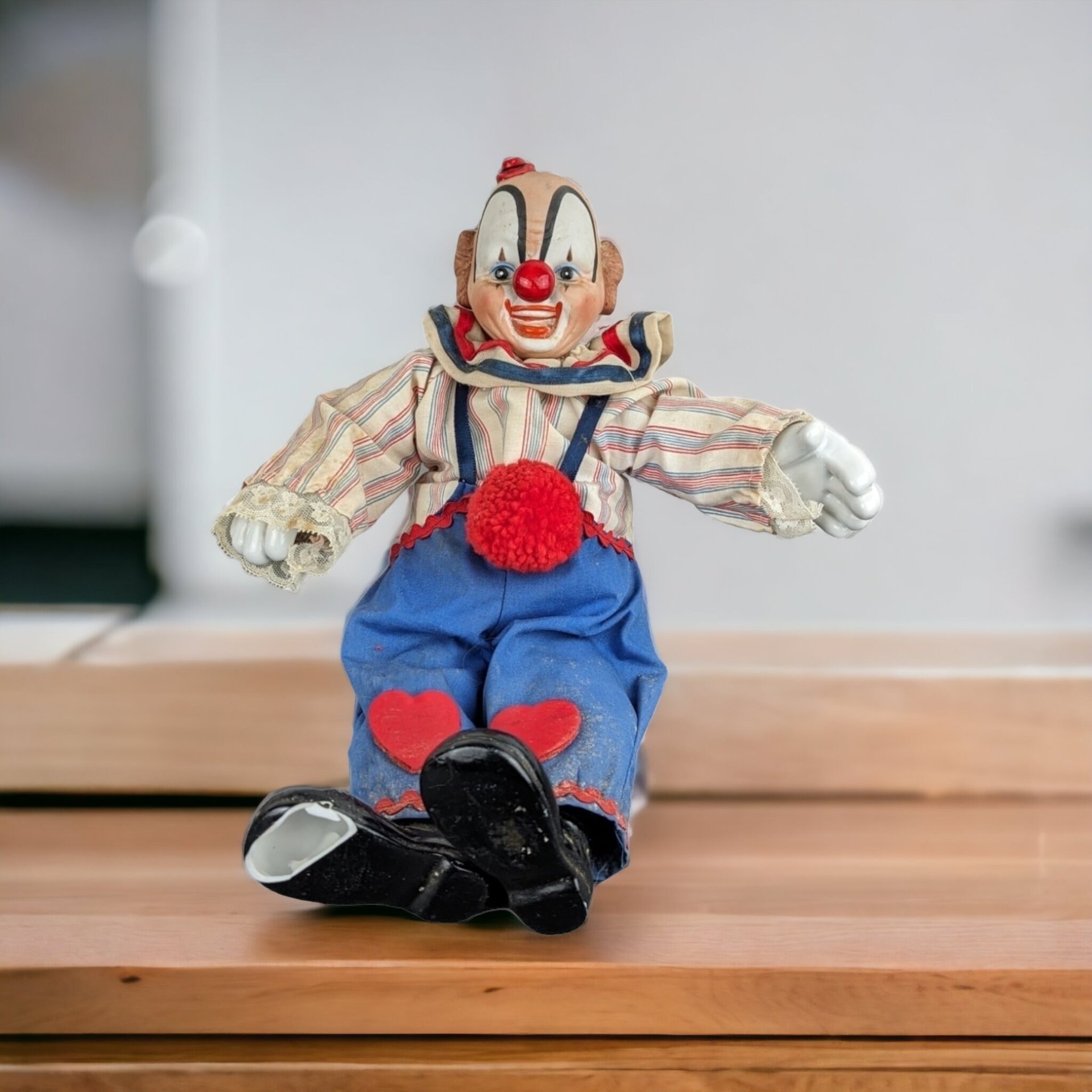1985 Vintage Creepy Clown Doll - A Hauntingly Unique Collectible