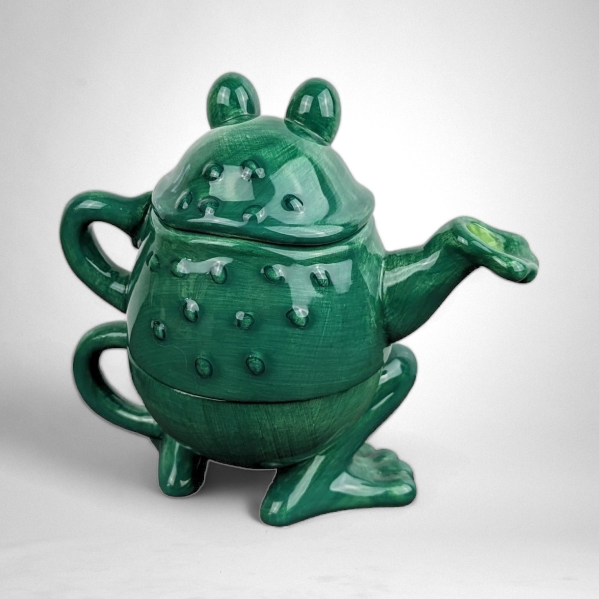 Charming Ganz Frog Teapot and Cup for One: A Unique Tea-Time Companion