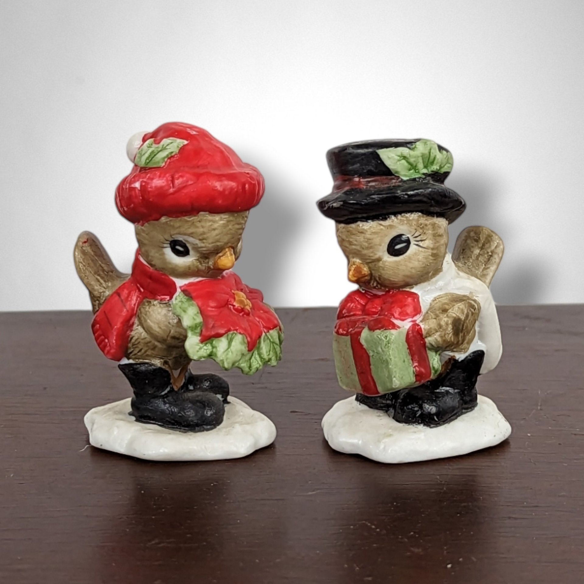 Vintage Christmas Ceramic Bird Figurines: Holiday Delight for Collectors