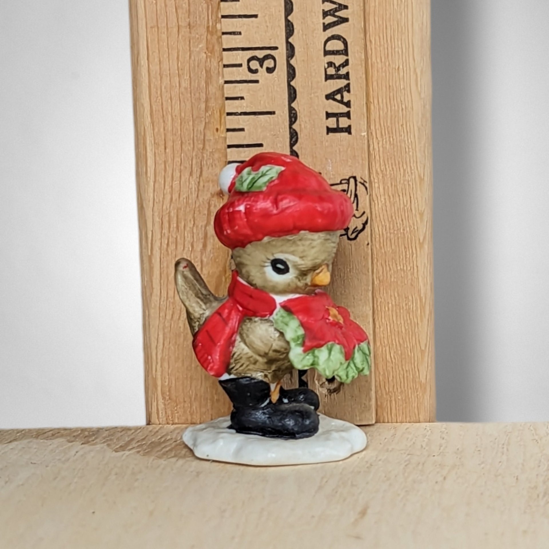 Vintage Christmas Ceramic Bird Figurines: Holiday Delight for Collectors