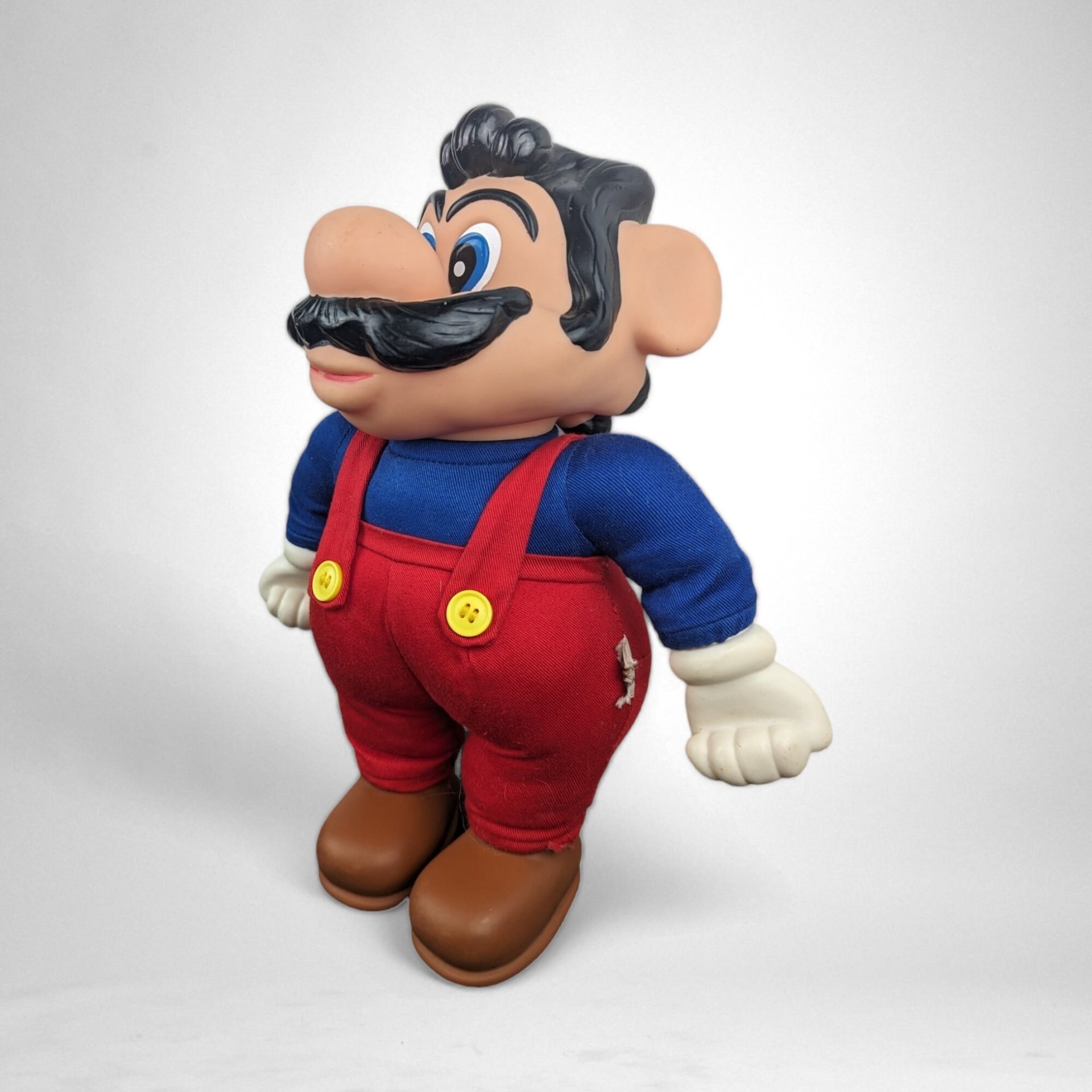 1989 Nintendo Super Mario Bros Plush Doll: Vintage Gaming Collectible