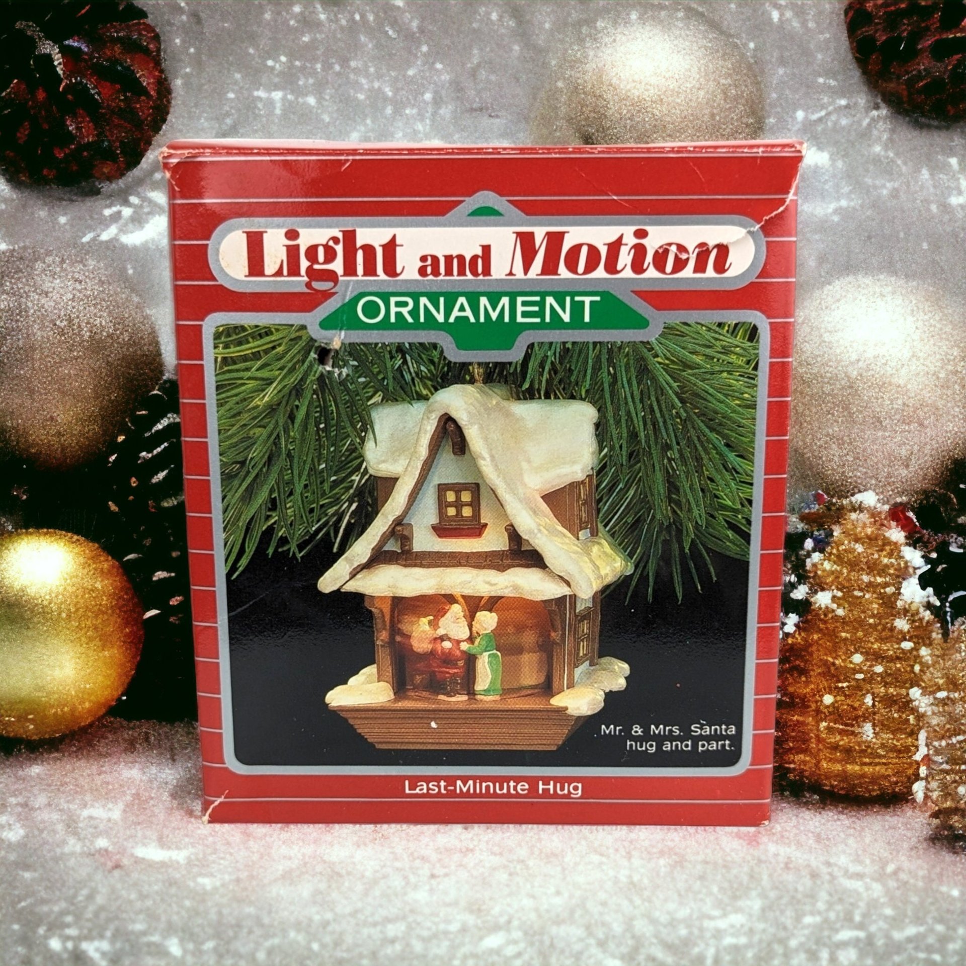 Vintage 1998 Hallmark Last Minute Hug Light and Motion Ornament - Nostalgic Collectible Holiday Decor