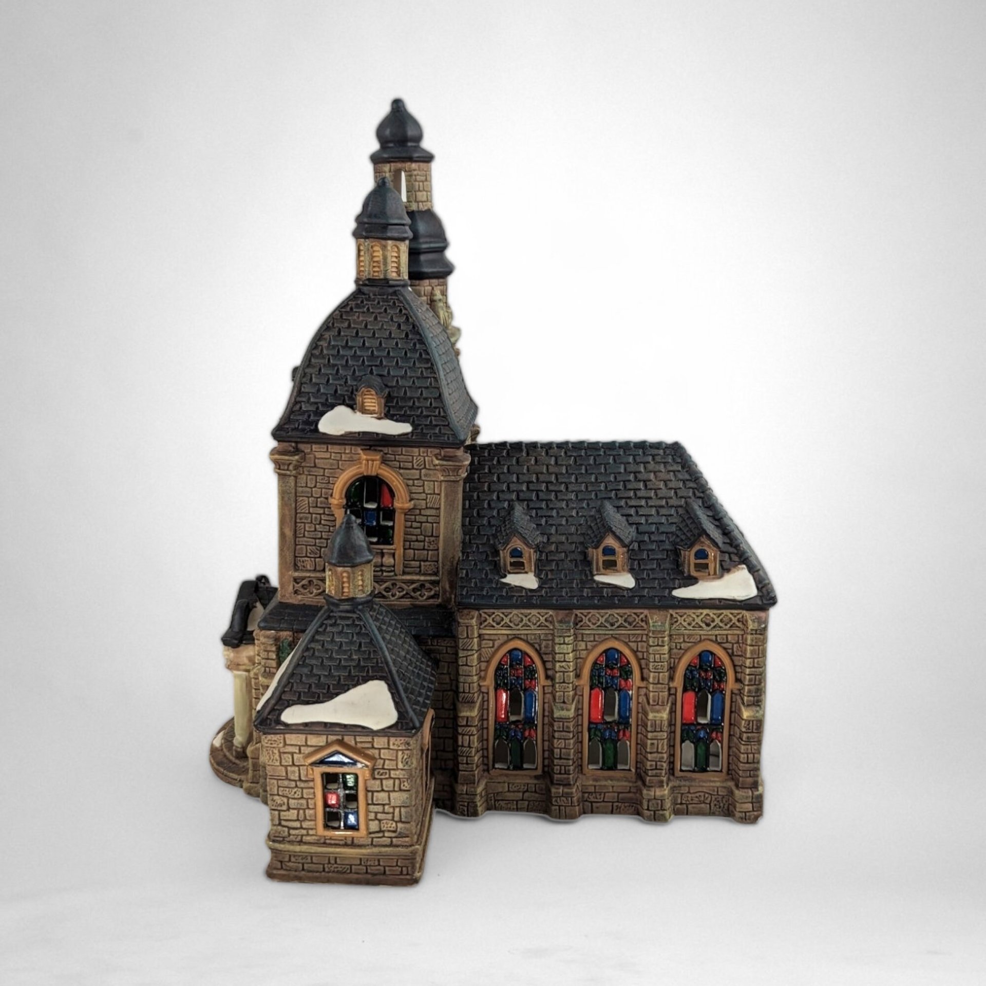 1999 Heartland Valley Deluxe Porcelain Catherdral Lighted House
