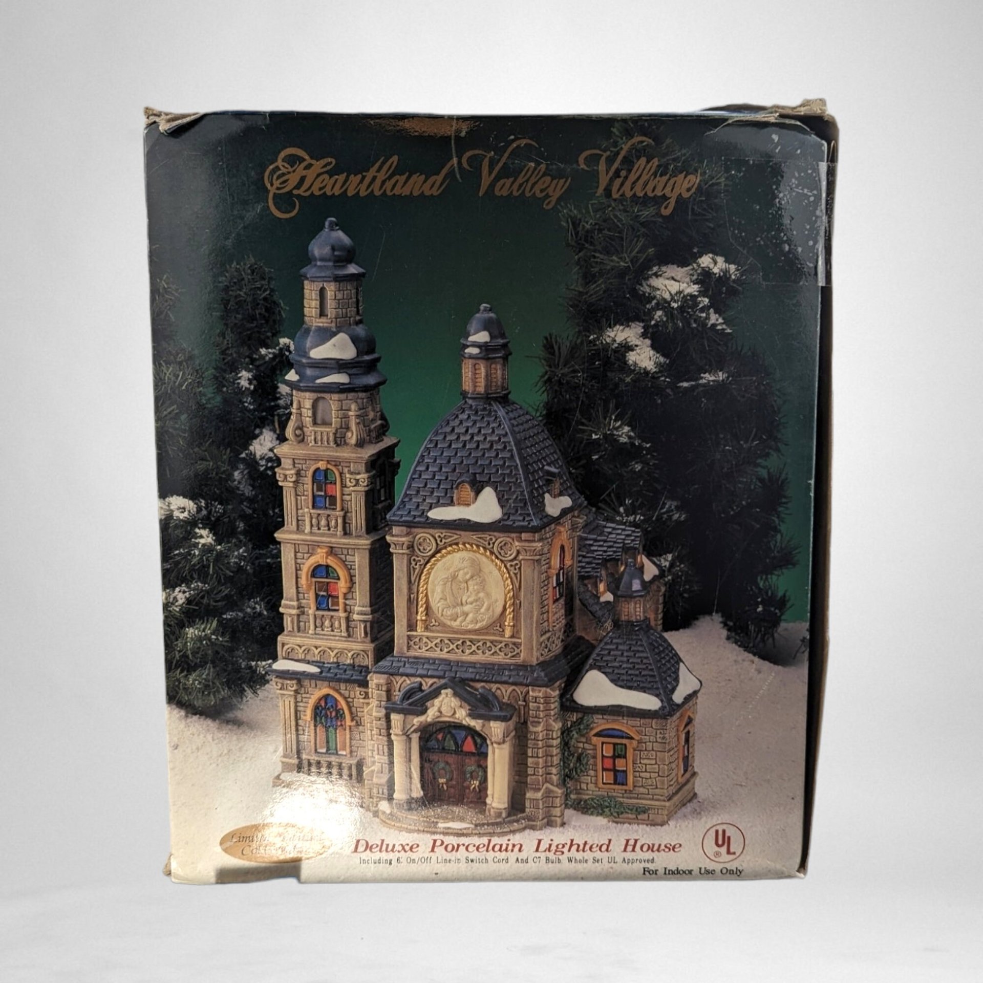 1999 Heartland Valley Deluxe Porcelain Catherdral Lighted House