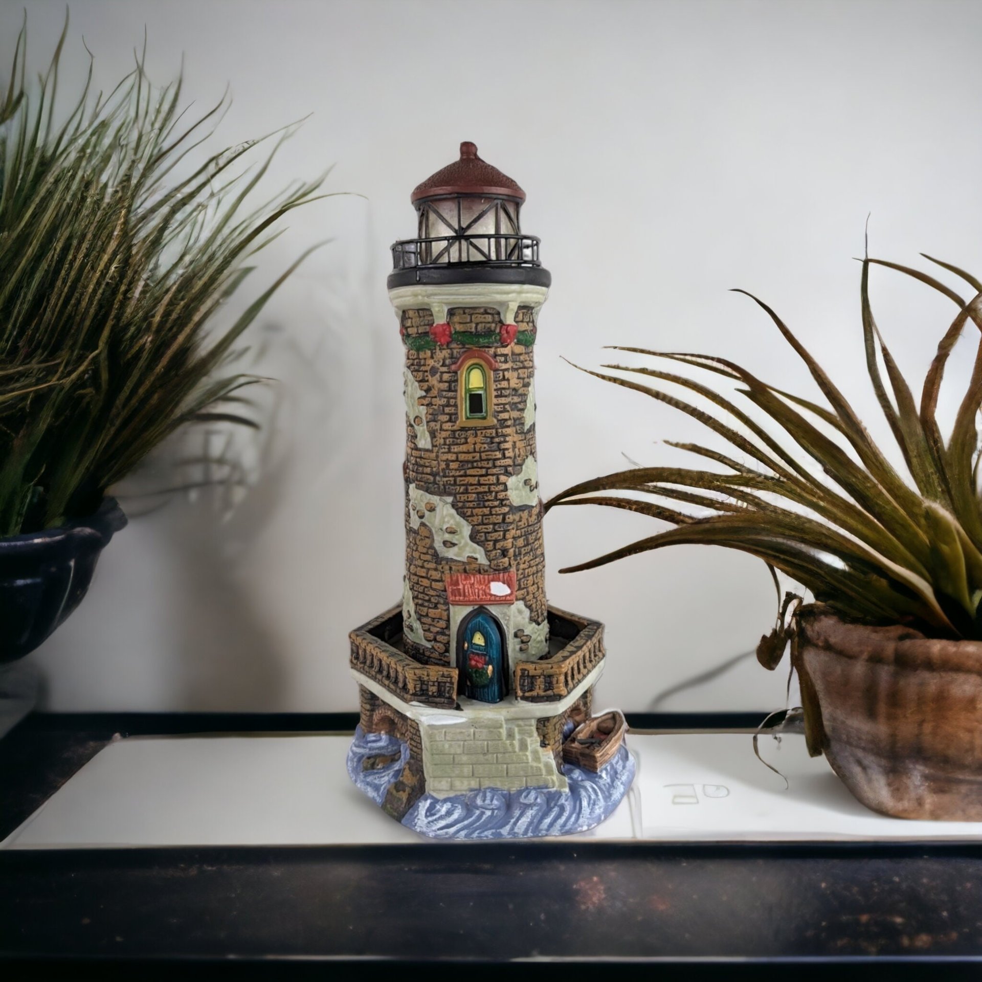 1993 Santa's Workbench Stoney Brook Lighthouse: Timeless Holiday Illumination