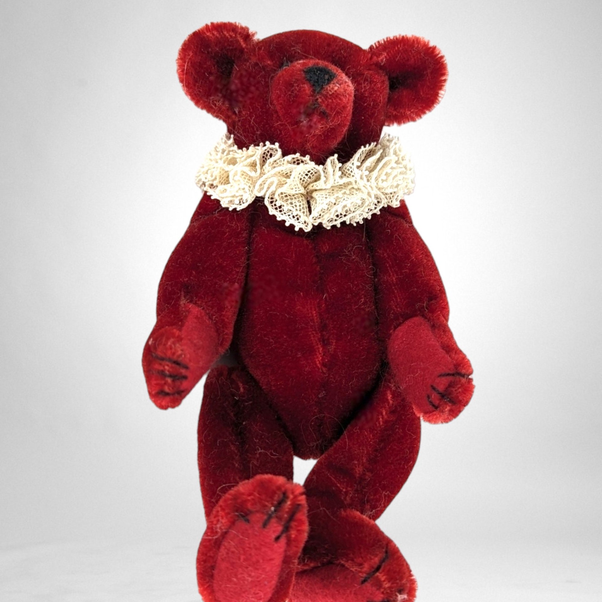 1999 Dark Red Vintage Velvety Bear