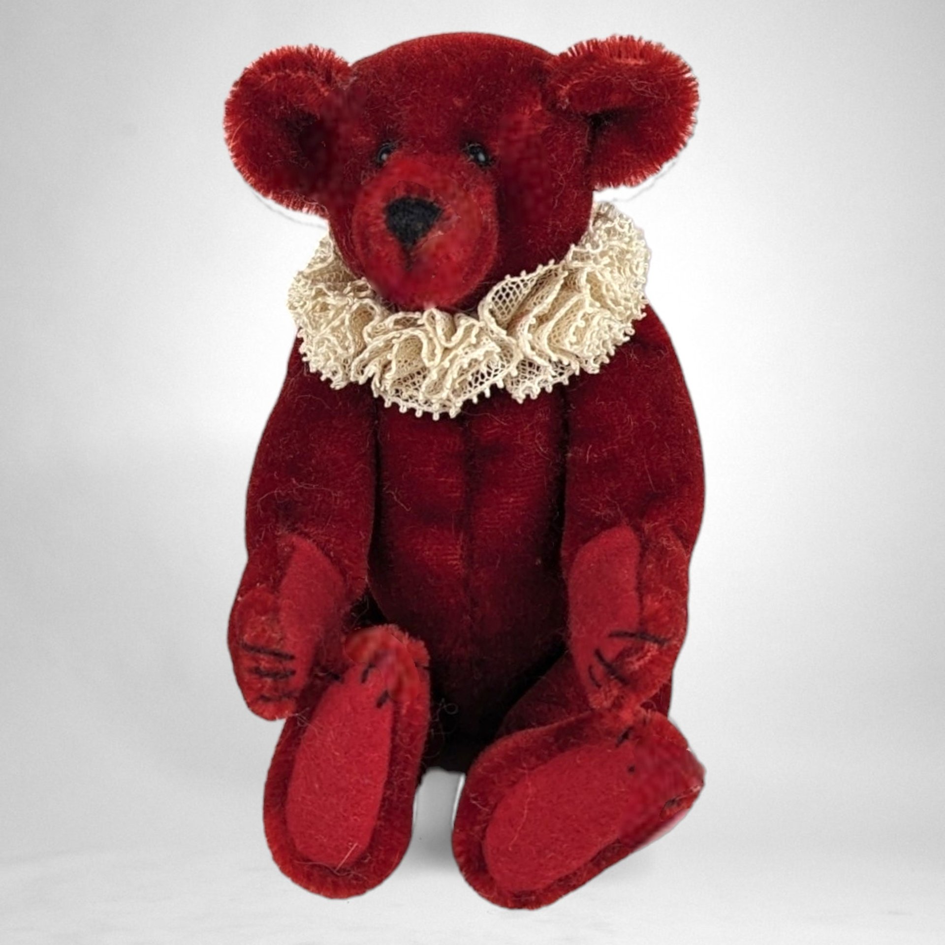 1999 Dark Red Vintage Velvety Bear