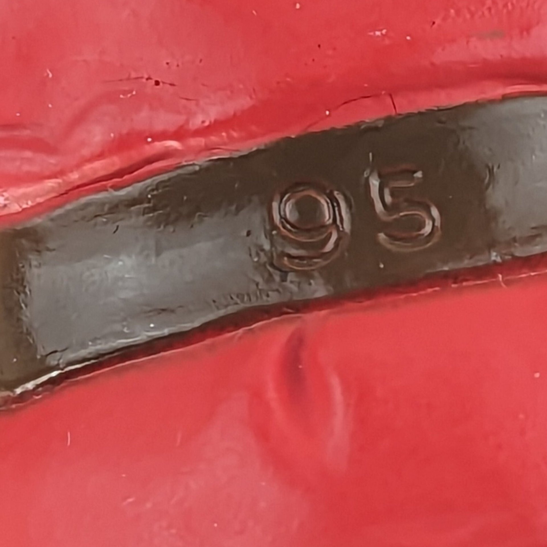 1995 Hallmark Coca-Cola Refreshing Gift Santa Ornament