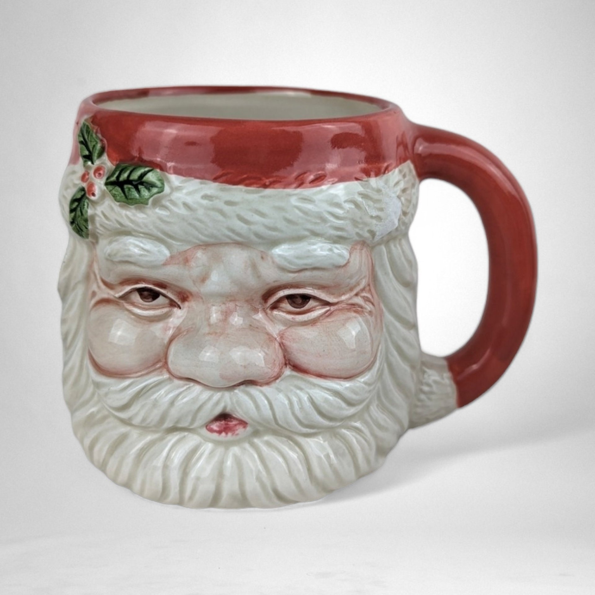 Charming Vintage Papel Mr. and Mrs. Santa Claus Mugs - Festive Nostalgia for Your Holiday Sips!
