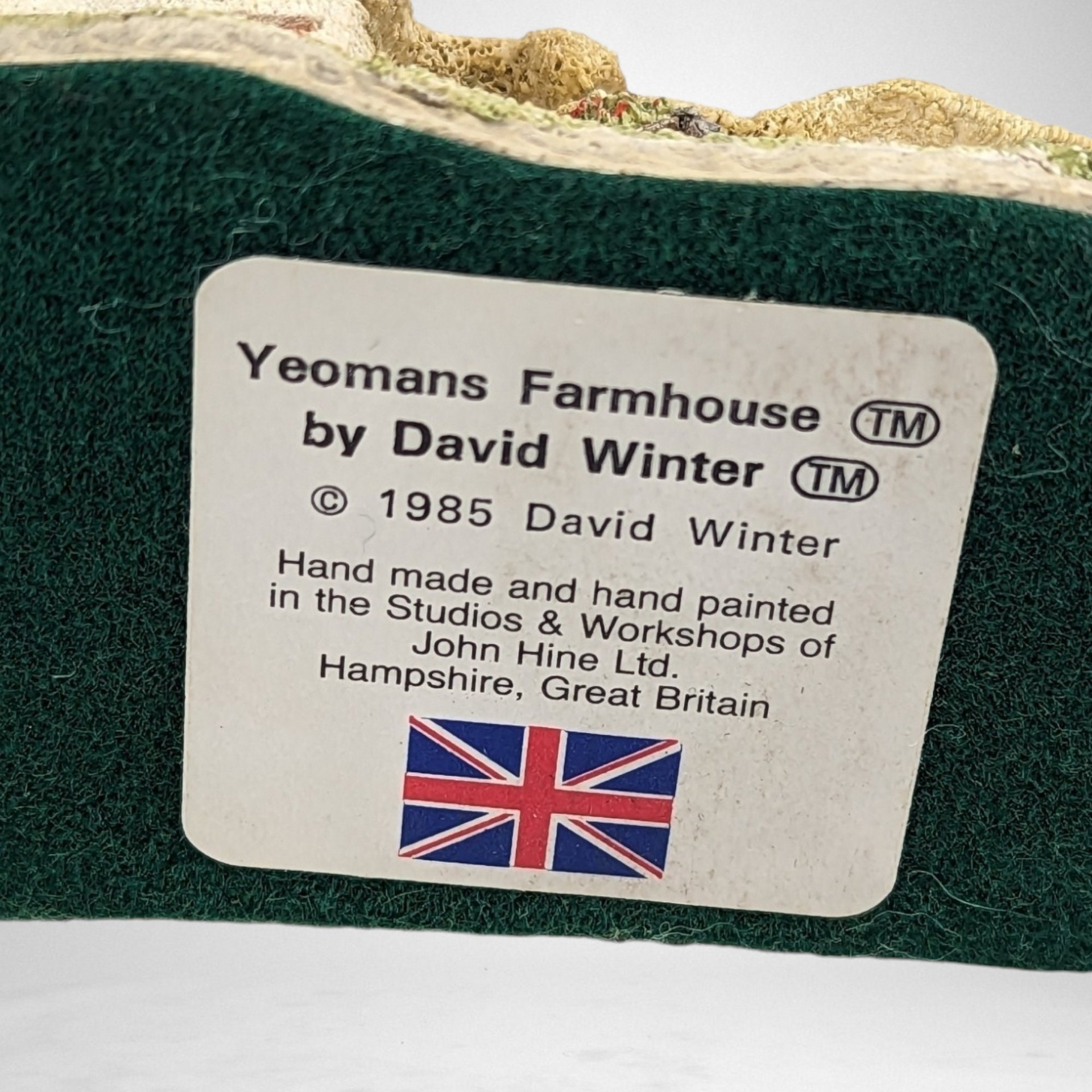 Charming 1985 David Winter Yeomans Farmhouse Figurine