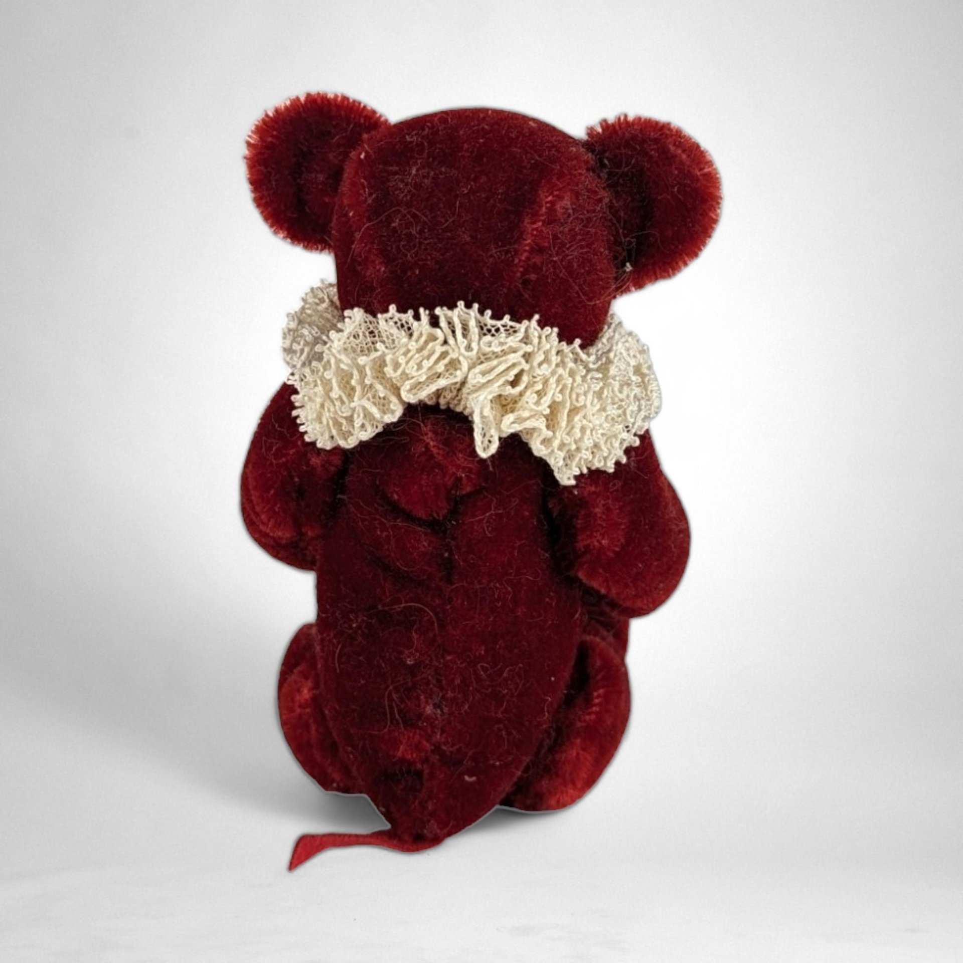 1999 Dark Red Vintage Velvety Bear