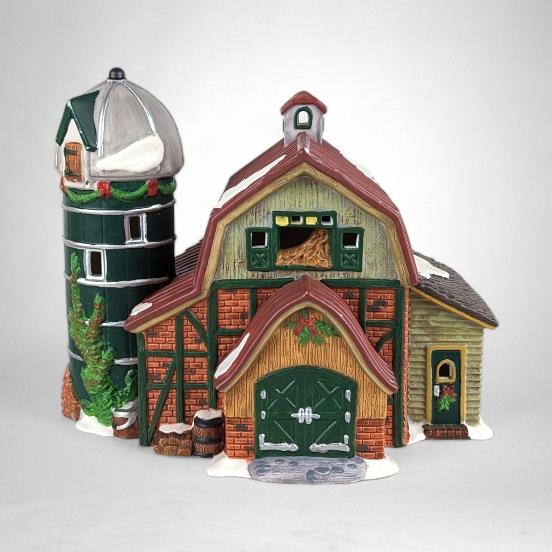 Vintage Glow: 1998 O'Well Village Light-Up Barn - Charming Collectible Holiday Decor