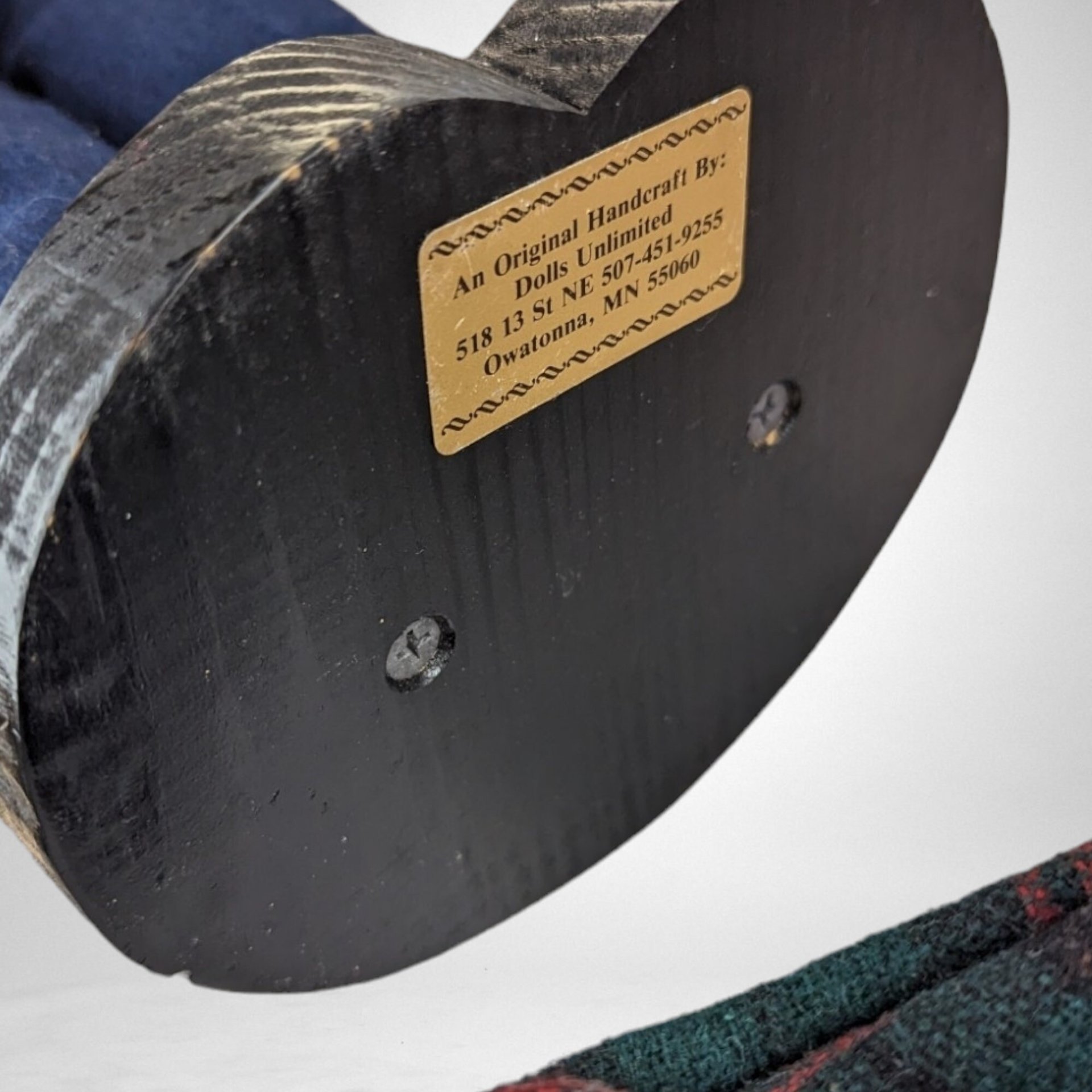 Pair of Handmade 19" Dolls Unlimited Carolers: Charming Artistry for Festive Decor