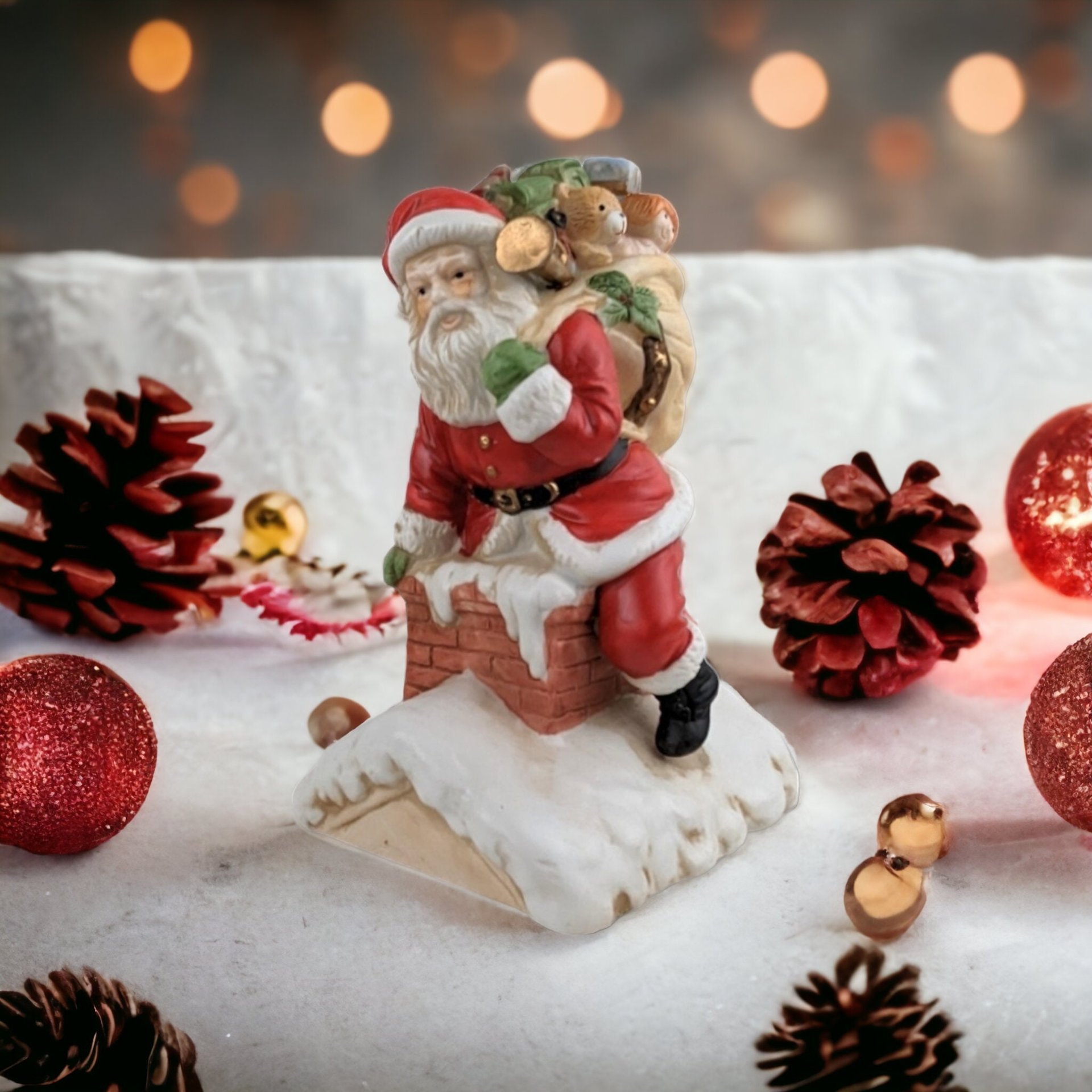 Vintage Silvestri Rooftop Santa Claus is Coming to Town Music Box